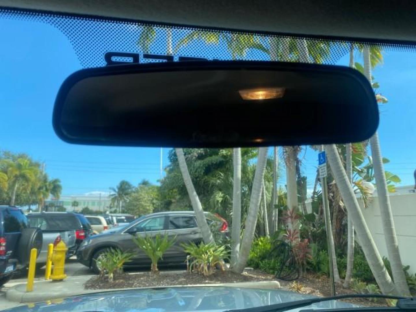 2011 Silver Metallic /Medium Dark Flint Ford Ranger XLT LOW MILES 69,782 4WD (1FTLR4FEXBP) with an 4.0L SOHC V6 Engine engine, Automatic transmission, located at 4701 North Dixie Hwy, Pompano Beach, FL, 33064, (954) 422-2889, 26.240938, -80.123474 - OUR WEBPAGE FLORIDACARS1.COM HAS OVER 100 PHOTOS AND FREE CARFAX LINK 2011 FORD RANGER XLT 4 DOOR 4 WHEEL DRIVE LEER CAMPER TOP FIBER GLASS ICE COLD A/C VIN: 1FTLR4FEXBPA23552 1 F T L R 4 F E X B P A 2 3 5 5 2 4 DOOR EXTENDED CAB PICKUP 4.0L V6 F SOHC 16V GASOLINE 19 MPG REAR WHEEL DRIVE W/ 4X4 Feat - Photo#68