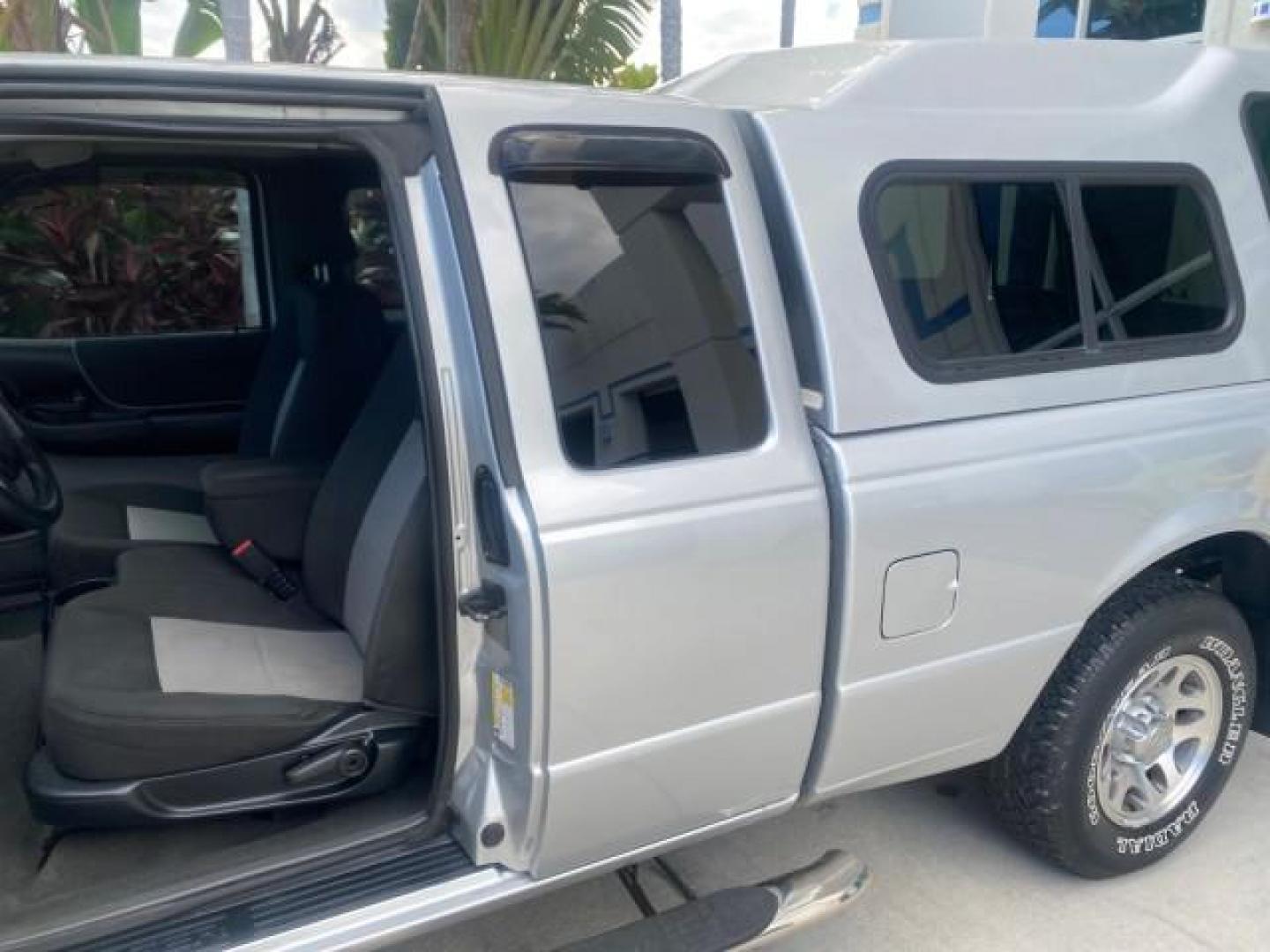 2011 Silver Metallic /Medium Dark Flint Ford Ranger XLT LOW MILES 69,782 4WD (1FTLR4FEXBP) with an 4.0L SOHC V6 Engine engine, Automatic transmission, located at 4701 North Dixie Hwy, Pompano Beach, FL, 33064, (954) 422-2889, 26.240938, -80.123474 - OUR WEBPAGE FLORIDACARS1.COM HAS OVER 100 PHOTOS AND FREE CARFAX LINK 2011 FORD RANGER XLT 4 DOOR 4 WHEEL DRIVE LEER CAMPER TOP FIBER GLASS ICE COLD A/C VIN: 1FTLR4FEXBPA23552 1 F T L R 4 F E X B P A 2 3 5 5 2 4 DOOR EXTENDED CAB PICKUP 4.0L V6 F SOHC 16V GASOLINE 19 MPG REAR WHEEL DRIVE W/ 4X4 Feat - Photo#76