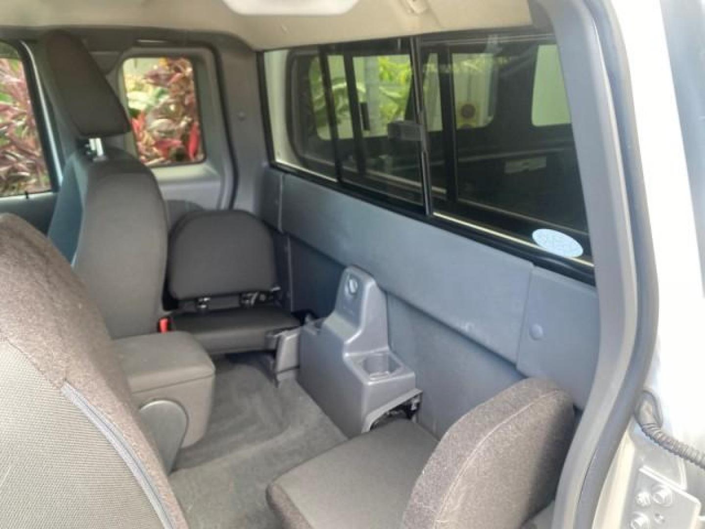 2011 Silver Metallic /Medium Dark Flint Ford Ranger XLT LOW MILES 69,782 4WD (1FTLR4FEXBP) with an 4.0L SOHC V6 Engine engine, Automatic transmission, located at 4701 North Dixie Hwy, Pompano Beach, FL, 33064, (954) 422-2889, 26.240938, -80.123474 - OUR WEBPAGE FLORIDACARS1.COM HAS OVER 100 PHOTOS AND FREE CARFAX LINK 2011 FORD RANGER XLT 4 DOOR 4 WHEEL DRIVE LEER CAMPER TOP FIBER GLASS ICE COLD A/C VIN: 1FTLR4FEXBPA23552 1 F T L R 4 F E X B P A 2 3 5 5 2 4 DOOR EXTENDED CAB PICKUP 4.0L V6 F SOHC 16V GASOLINE 19 MPG REAR WHEEL DRIVE W/ 4X4 Feat - Photo#79