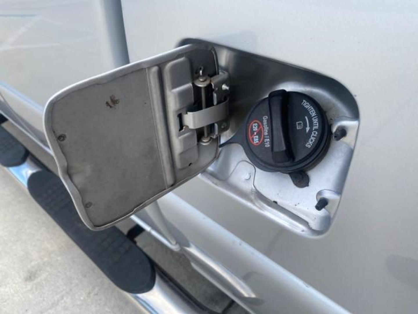 2011 Silver Metallic /Medium Dark Flint Ford Ranger XLT LOW MILES 69,782 4WD (1FTLR4FEXBP) with an 4.0L SOHC V6 Engine engine, Automatic transmission, located at 4701 North Dixie Hwy, Pompano Beach, FL, 33064, (954) 422-2889, 26.240938, -80.123474 - OUR WEBPAGE FLORIDACARS1.COM HAS OVER 100 PHOTOS AND FREE CARFAX LINK 2011 FORD RANGER XLT 4 DOOR 4 WHEEL DRIVE LEER CAMPER TOP FIBER GLASS ICE COLD A/C VIN: 1FTLR4FEXBPA23552 1 F T L R 4 F E X B P A 2 3 5 5 2 4 DOOR EXTENDED CAB PICKUP 4.0L V6 F SOHC 16V GASOLINE 19 MPG REAR WHEEL DRIVE W/ 4X4 Feat - Photo#84