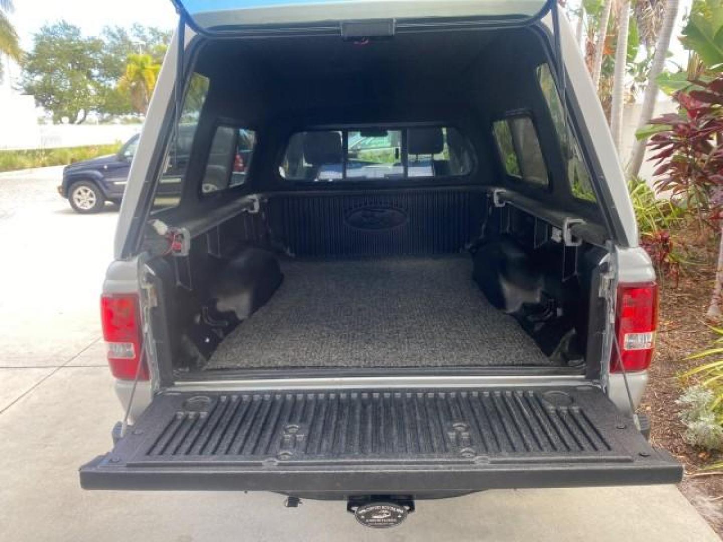 2011 Silver Metallic /Medium Dark Flint Ford Ranger XLT LOW MILES 69,782 4WD (1FTLR4FEXBP) with an 4.0L SOHC V6 Engine engine, Automatic transmission, located at 4701 North Dixie Hwy, Pompano Beach, FL, 33064, (954) 422-2889, 26.240938, -80.123474 - OUR WEBPAGE FLORIDACARS1.COM HAS OVER 100 PHOTOS AND FREE CARFAX LINK 2011 FORD RANGER XLT 4 DOOR 4 WHEEL DRIVE LEER CAMPER TOP FIBER GLASS ICE COLD A/C VIN: 1FTLR4FEXBPA23552 1 F T L R 4 F E X B P A 2 3 5 5 2 4 DOOR EXTENDED CAB PICKUP 4.0L V6 F SOHC 16V GASOLINE 19 MPG REAR WHEEL DRIVE W/ 4X4 Feat - Photo#97