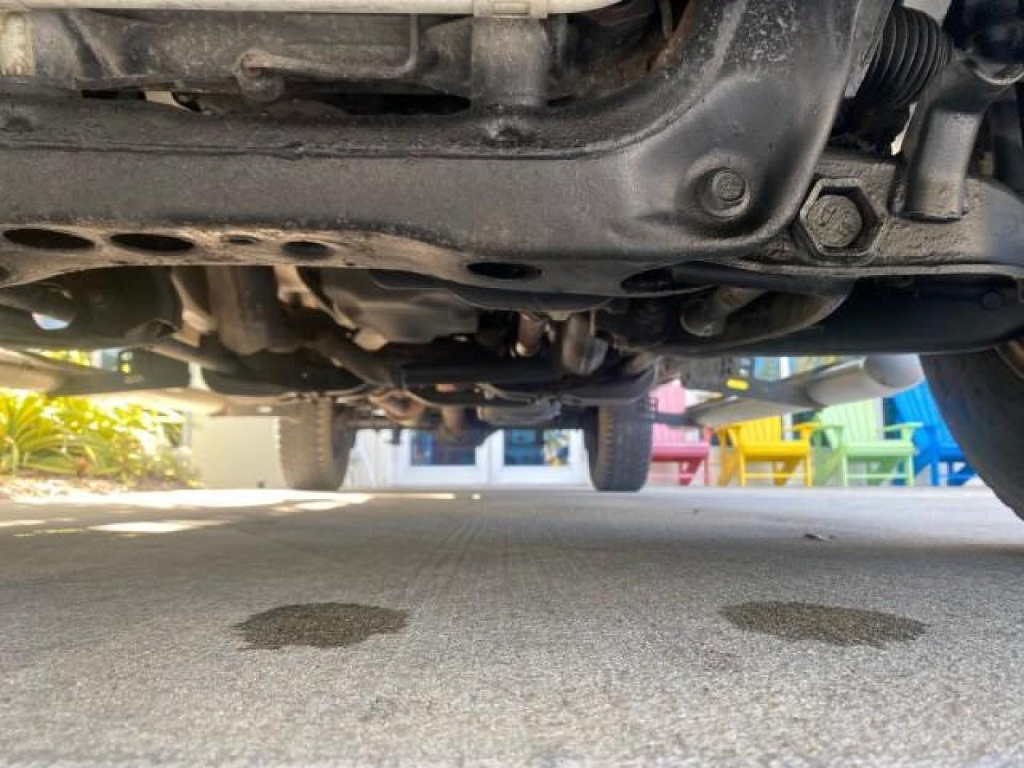 2011 Silver Metallic /Medium Dark Flint Ford Ranger XLT LOW MILES 69,782 4WD (1FTLR4FEXBP) with an 4.0L SOHC V6 Engine engine, Automatic transmission, located at 4701 North Dixie Hwy, Pompano Beach, FL, 33064, (954) 422-2889, 26.240938, -80.123474 - OUR WEBPAGE FLORIDACARS1.COM HAS OVER 100 PHOTOS AND FREE CARFAX LINK 2011 FORD RANGER XLT 4 DOOR 4 WHEEL DRIVE LEER CAMPER TOP FIBER GLASS ICE COLD A/C VIN: 1FTLR4FEXBPA23552 1 F T L R 4 F E X B P A 2 3 5 5 2 4 DOOR EXTENDED CAB PICKUP 4.0L V6 F SOHC 16V GASOLINE 19 MPG REAR WHEEL DRIVE W/ 4X4 Feat - Photo#21