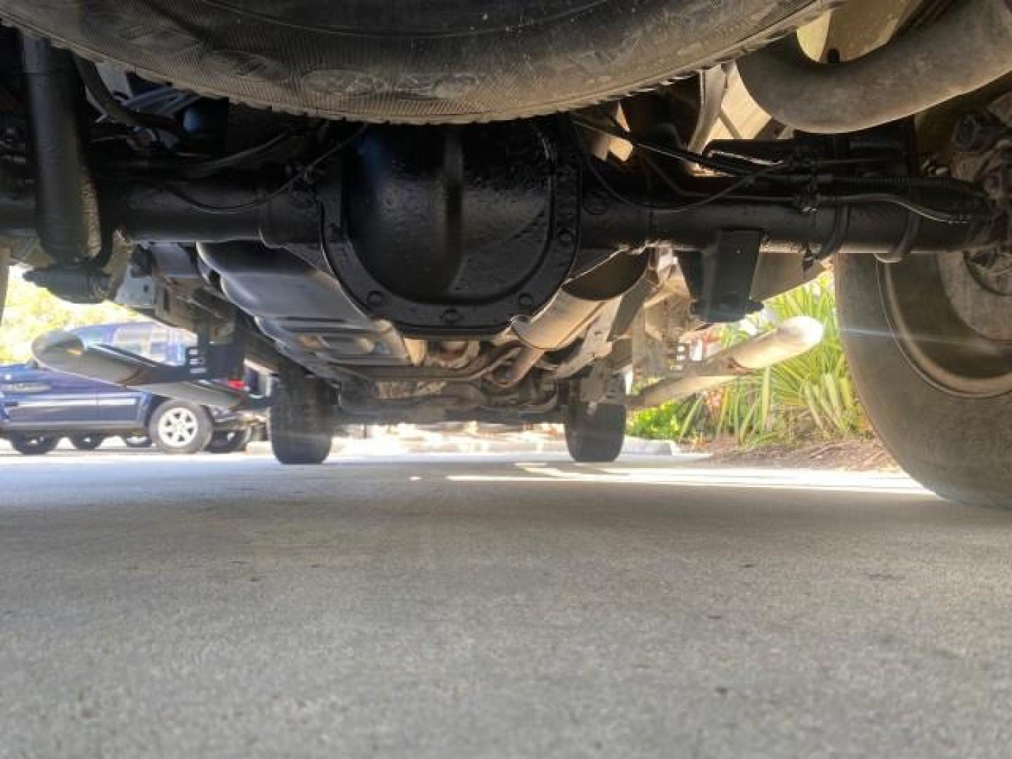 2011 Silver Metallic /Medium Dark Flint Ford Ranger XLT LOW MILES 69,782 4WD (1FTLR4FEXBP) with an 4.0L SOHC V6 Engine engine, Automatic transmission, located at 4701 North Dixie Hwy, Pompano Beach, FL, 33064, (954) 422-2889, 26.240938, -80.123474 - OUR WEBPAGE FLORIDACARS1.COM HAS OVER 100 PHOTOS AND FREE CARFAX LINK 2011 FORD RANGER XLT 4 DOOR 4 WHEEL DRIVE LEER CAMPER TOP FIBER GLASS ICE COLD A/C VIN: 1FTLR4FEXBPA23552 1 F T L R 4 F E X B P A 2 3 5 5 2 4 DOOR EXTENDED CAB PICKUP 4.0L V6 F SOHC 16V GASOLINE 19 MPG REAR WHEEL DRIVE W/ 4X4 Feat - Photo#22