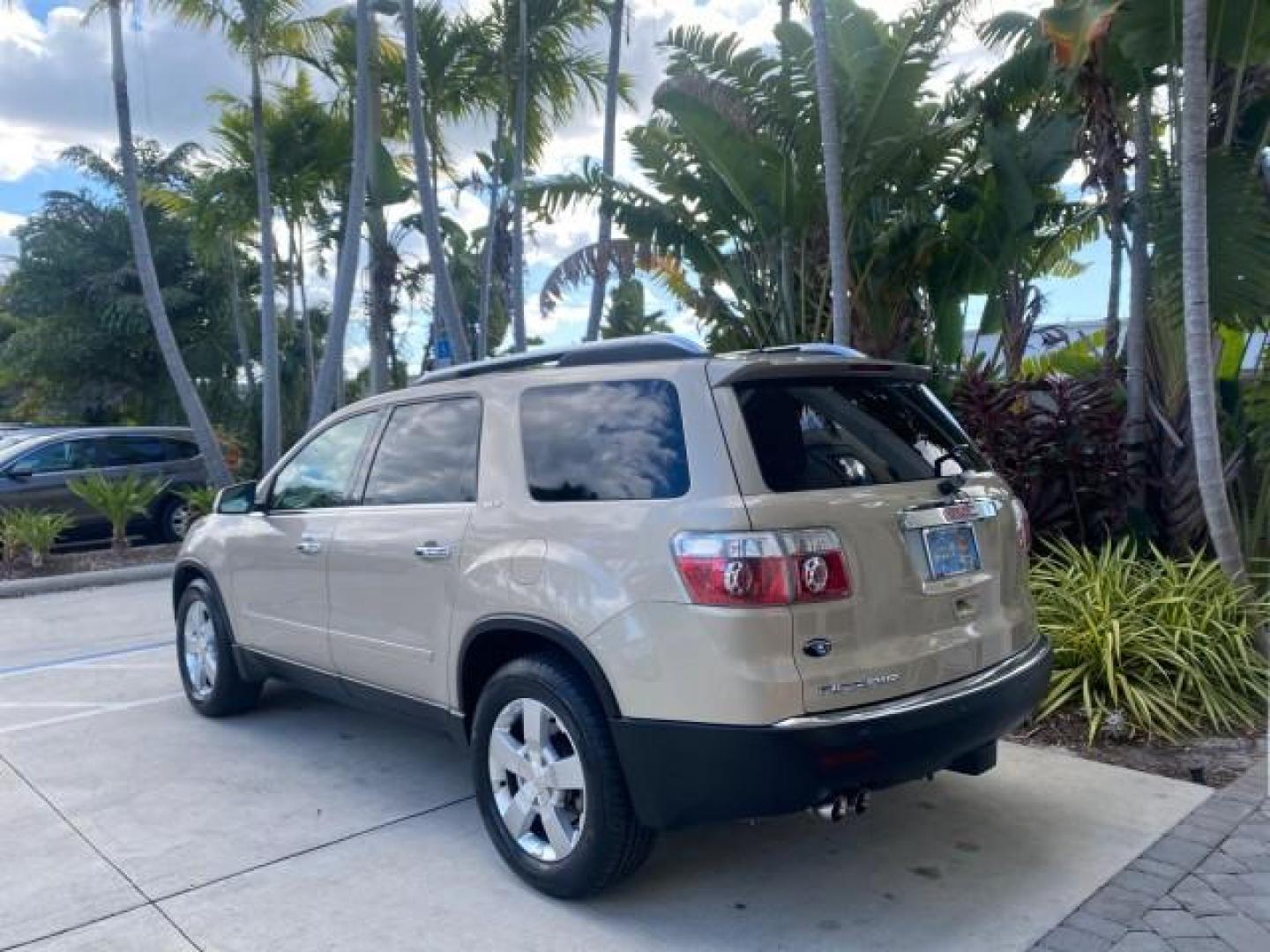 2009 Gold Mist Metallic /Light Titanium GMC Acadia SLT2 LOW MILES LEATHER SUV (1GKER33D89J) with an 3.6L SIDI V6 Engine engine, Automatic transmission, located at 4701 North Dixie Hwy, Pompano Beach, FL, 33064, (954) 422-2889, 26.240938, -80.123474 - OUR WEBPAGE FLORIDACARS1.COM HAS OVER 100 PHOTOS AND FREE CARFAX LINK 2009 GMC ACADIA SLT-2 LEATHER 3RD ROW SUNROOF LOW MILES VIN: 1GKER33D89J136397 1 G K E R 3 3 D 8 9 J 1 3 6 3 9 7 4 DOOR WAGON/SPORT UTILITY 3.6L V6 F DOHC 24V GASOLINE 24 MPG FRONT WHEEL DRIVE Features ABS Brakes Air Conditioning - Photo#5