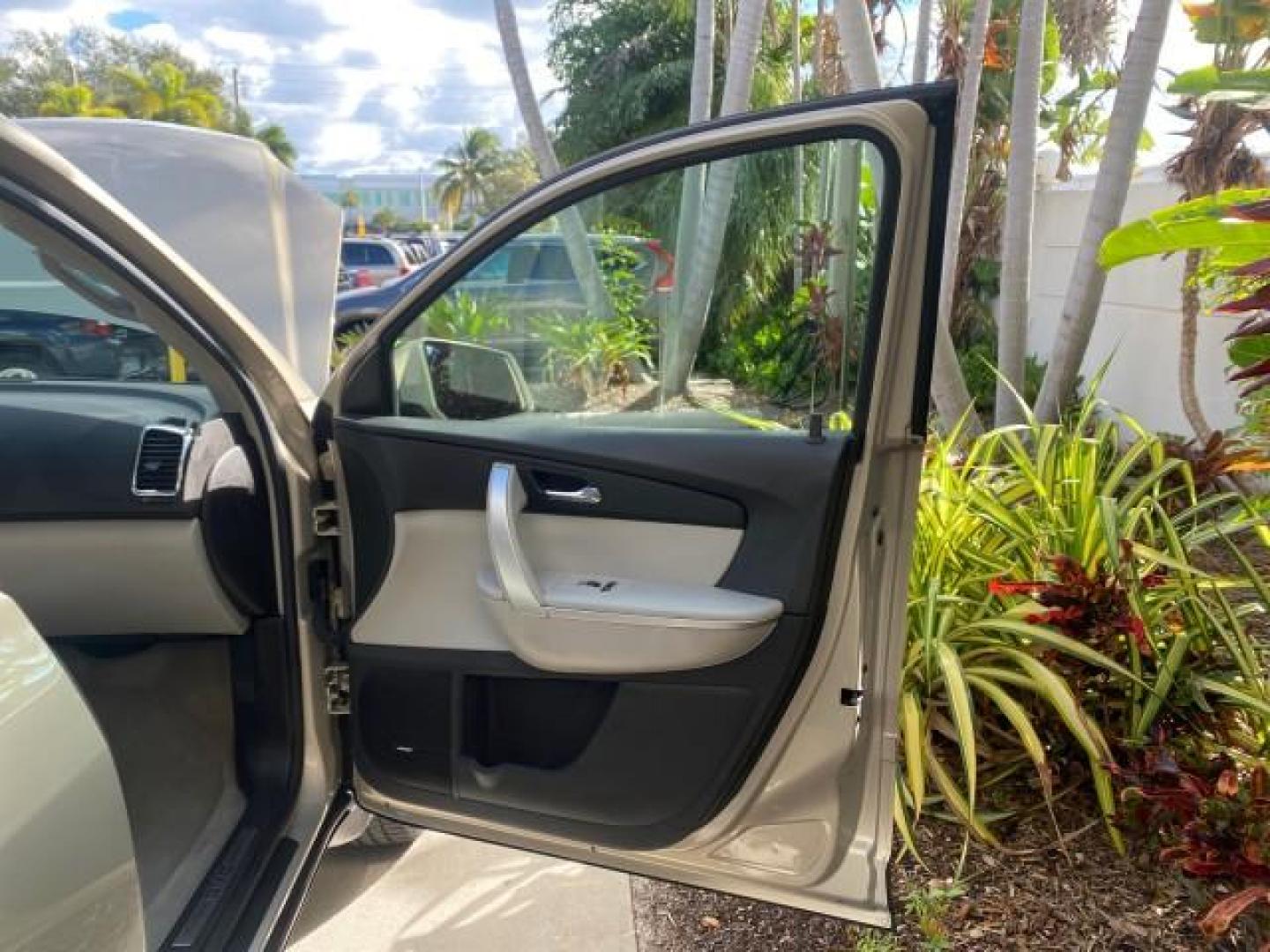 2009 Gold Mist Metallic /Light Titanium GMC Acadia SLT2 LOW MILES LEATHER SUV (1GKER33D89J) with an 3.6L SIDI V6 Engine engine, Automatic transmission, located at 4701 North Dixie Hwy, Pompano Beach, FL, 33064, (954) 422-2889, 26.240938, -80.123474 - OUR WEBPAGE FLORIDACARS1.COM HAS OVER 100 PHOTOS AND FREE CARFAX LINK 2009 GMC ACADIA SLT-2 LEATHER 3RD ROW SUNROOF LOW MILES VIN: 1GKER33D89J136397 1 G K E R 3 3 D 8 9 J 1 3 6 3 9 7 4 DOOR WAGON/SPORT UTILITY 3.6L V6 F DOHC 24V GASOLINE 24 MPG FRONT WHEEL DRIVE Features ABS Brakes Air Conditioning - Photo#11