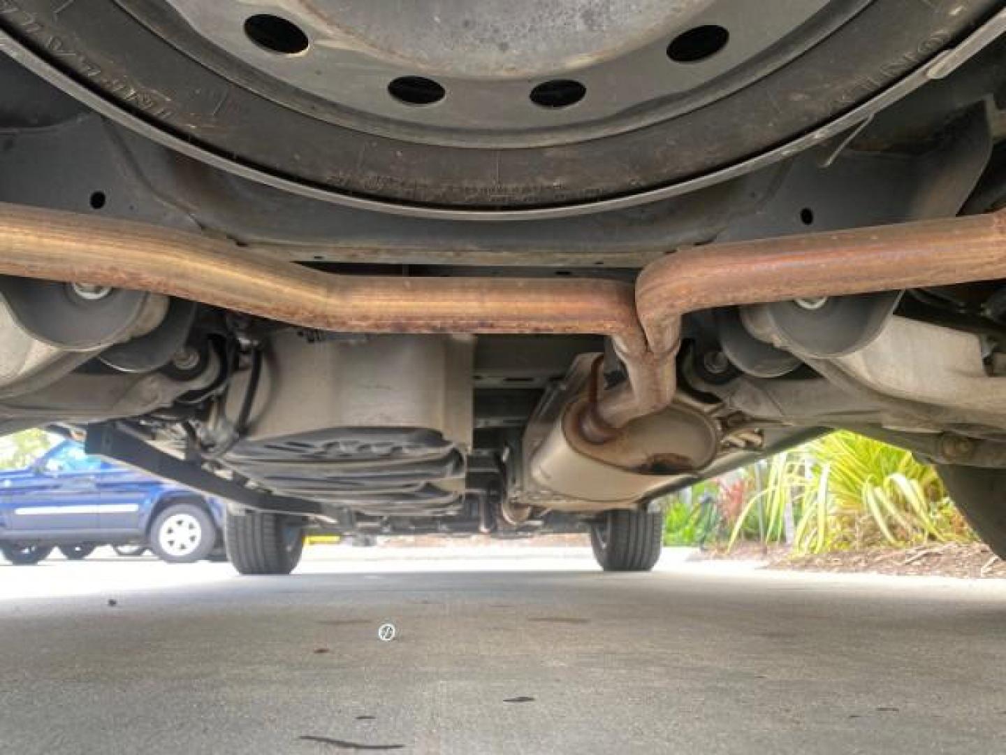 2009 Gold Mist Metallic /Light Titanium GMC Acadia SLT2 LOW MILES LEATHER SUV (1GKER33D89J) with an 3.6L SIDI V6 Engine engine, Automatic transmission, located at 4701 North Dixie Hwy, Pompano Beach, FL, 33064, (954) 422-2889, 26.240938, -80.123474 - OUR WEBPAGE FLORIDACARS1.COM HAS OVER 100 PHOTOS AND FREE CARFAX LINK 2009 GMC ACADIA SLT-2 LEATHER 3RD ROW SUNROOF LOW MILES VIN: 1GKER33D89J136397 1 G K E R 3 3 D 8 9 J 1 3 6 3 9 7 4 DOOR WAGON/SPORT UTILITY 3.6L V6 F DOHC 24V GASOLINE 24 MPG FRONT WHEEL DRIVE Features ABS Brakes Air Conditioning - Photo#22