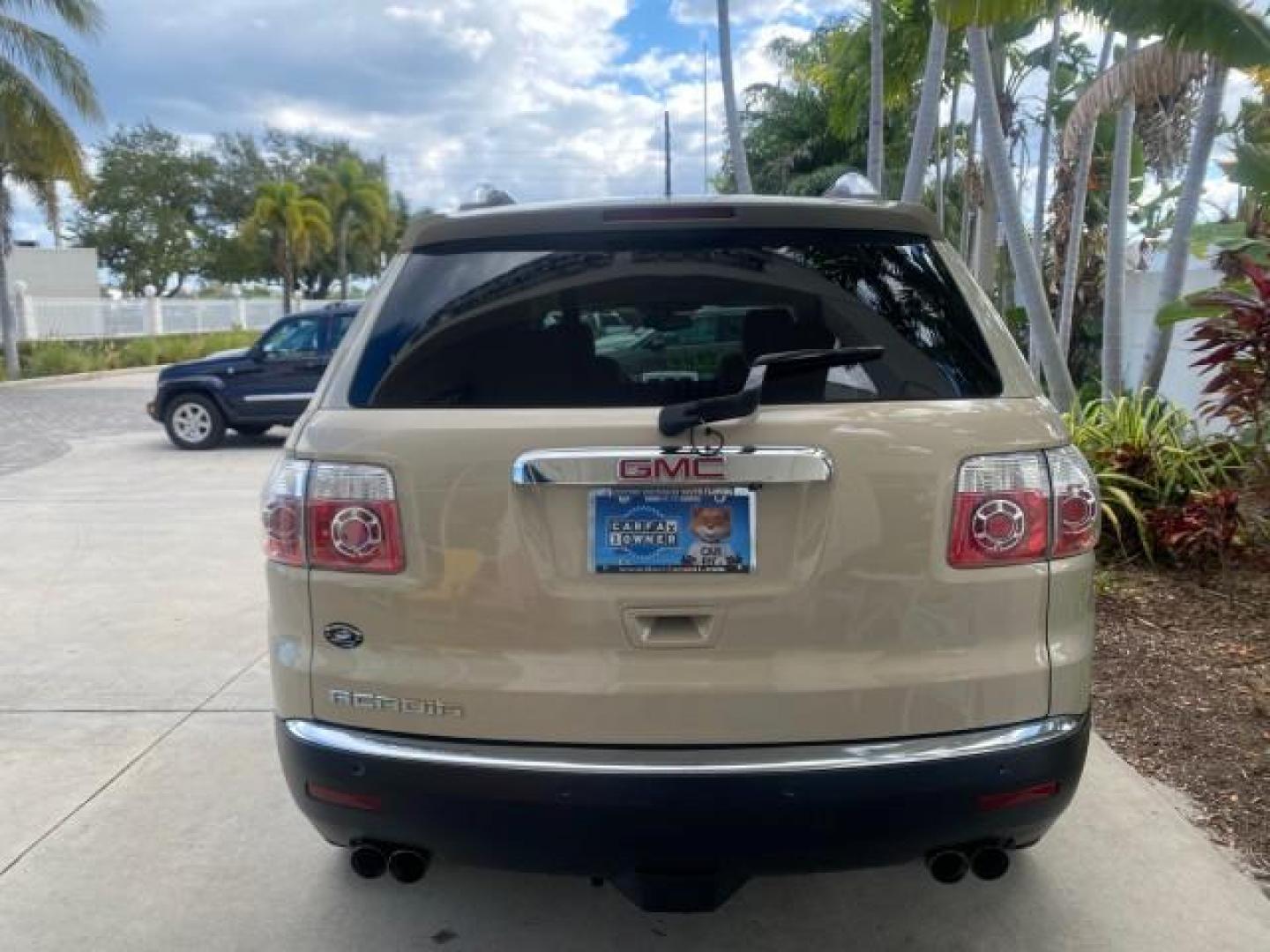 2009 Gold Mist Metallic /Light Titanium GMC Acadia SLT2 LOW MILES LEATHER SUV (1GKER33D89J) with an 3.6L SIDI V6 Engine engine, Automatic transmission, located at 4701 North Dixie Hwy, Pompano Beach, FL, 33064, (954) 422-2889, 26.240938, -80.123474 - OUR WEBPAGE FLORIDACARS1.COM HAS OVER 100 PHOTOS AND FREE CARFAX LINK 2009 GMC ACADIA SLT-2 LEATHER 3RD ROW SUNROOF LOW MILES VIN: 1GKER33D89J136397 1 G K E R 3 3 D 8 9 J 1 3 6 3 9 7 4 DOOR WAGON/SPORT UTILITY 3.6L V6 F DOHC 24V GASOLINE 24 MPG FRONT WHEEL DRIVE Features ABS Brakes Air Conditioning - Photo#36