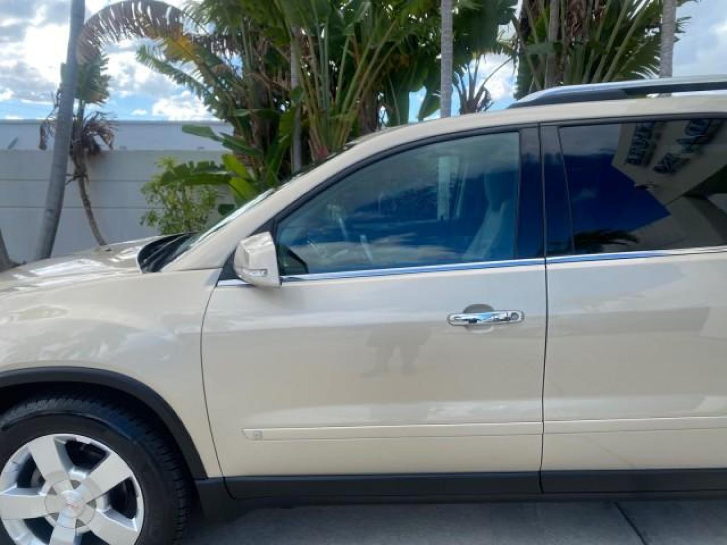 2009 Gold Mist Metallic /Light Titanium GMC Acadia SLT2 LOW MILES LEATHER SUV (1GKER33D89J) with an 3.6L SIDI V6 Engine engine, Automatic transmission, located at 4701 North Dixie Hwy, Pompano Beach, FL, 33064, (954) 422-2889, 26.240938, -80.123474 - OUR WEBPAGE FLORIDACARS1.COM HAS OVER 100 PHOTOS AND FREE CARFAX LINK 2009 GMC ACADIA SLT-2 LEATHER 3RD ROW SUNROOF LOW MILES VIN: 1GKER33D89J136397 1 G K E R 3 3 D 8 9 J 1 3 6 3 9 7 4 DOOR WAGON/SPORT UTILITY 3.6L V6 F DOHC 24V GASOLINE 24 MPG FRONT WHEEL DRIVE Features ABS Brakes Air Conditioning - Photo#37
