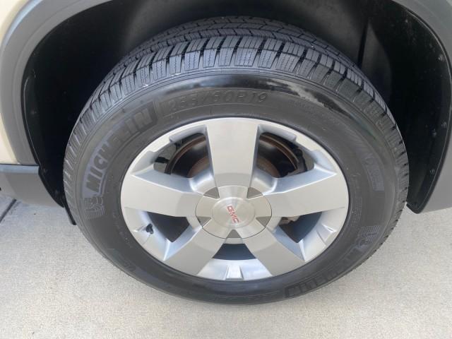 2009 Gold Mist Metallic /Light Titanium GMC Acadia SLT2 LOW MILES LEATHER (1GKER33D89J) with an 3.6L SIDI V6 Engine engine, Automatic transmission, located at 4701 North Dixie Hwy, Pompano Beach, FL, 33064, (954) 422-2889, 26.240938, -80.123474 - OUR WEBPAGE FLORIDACARS1.COM HAS OVER 100 PHOTOS AND FREE CARFAX LINK 2009 GMC ACADIA SLT-2 LEATHER 3RD ROW SUNROOF LOW MILES VIN: 1GKER33D89J136397 1 G K E R 3 3 D 8 9 J 1 3 6 3 9 7 4 DOOR WAGON/SPORT UTILITY 3.6L V6 F DOHC 24V GASOLINE 24 MPG FRONT WHEEL DRIVE Features ABS Brakes Air Conditioning - Photo#95