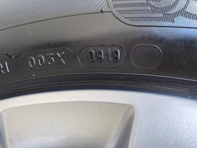 2009 Gold Mist Metallic /Light Titanium GMC Acadia SLT2 LOW MILES LEATHER (1GKER33D89J) with an 3.6L SIDI V6 Engine engine, Automatic transmission, located at 4701 North Dixie Hwy, Pompano Beach, FL, 33064, (954) 422-2889, 26.240938, -80.123474 - OUR WEBPAGE FLORIDACARS1.COM HAS OVER 100 PHOTOS AND FREE CARFAX LINK 2009 GMC ACADIA SLT-2 LEATHER 3RD ROW SUNROOF LOW MILES VIN: 1GKER33D89J136397 1 G K E R 3 3 D 8 9 J 1 3 6 3 9 7 4 DOOR WAGON/SPORT UTILITY 3.6L V6 F DOHC 24V GASOLINE 24 MPG FRONT WHEEL DRIVE Features ABS Brakes Air Conditioning - Photo#97