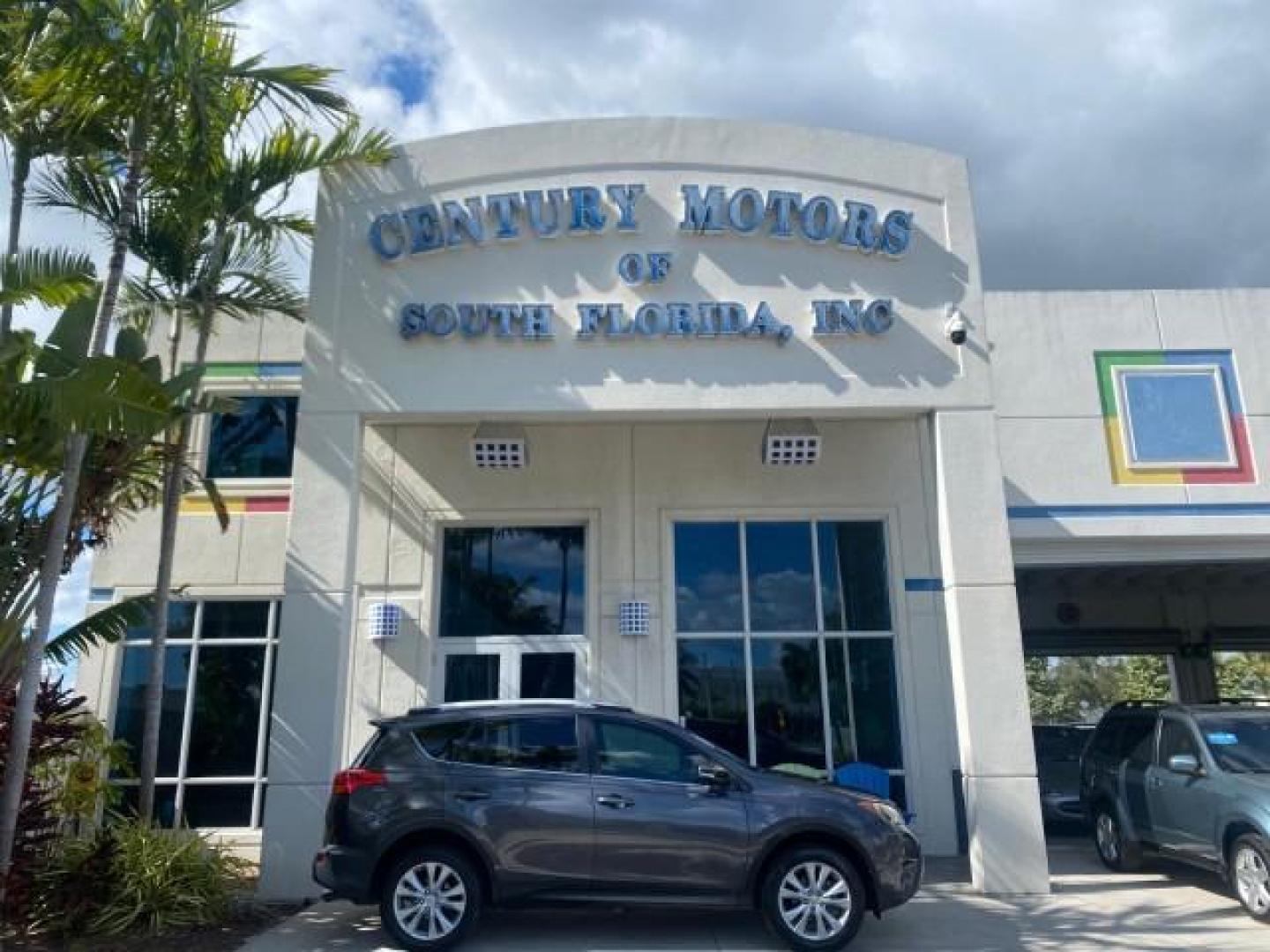 2013 Magnetic Gray Metallic /Ash Toyota RAV4 Limited LOW MILES 41,052 1 OWNER (2T3YFREVXDW) with an 2.5L DOHC SFI 16-Valve I4 Engine engine, Automatic transmission, located at 4701 North Dixie Hwy, Pompano Beach, FL, 33064, (954) 422-2889, 26.240938, -80.123474 - OUR WEBPAGE FLORIDACARS1.COM HAS OVER 100 PHOTOS AND FREE CARFAX LINK 2013 TOYOTA RAV4 LIMITED LEATHER SUNROOF THIS IS THE MOST LOADED RAV4 WE'VE EVER LISTED VIN: 2T3YFREVXDW067801 2 T 3 Y F R E V X D W 0 6 7 8 0 1 4 DOOR WAGON/SPORT UTILITY 2.5L I4 F DOHC 16V GASOLINE 31 MPG FRONT WHEEL DRIVE Featu - Photo#0