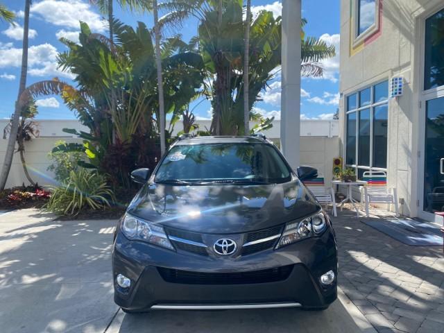2013 Magnetic Gray Metallic /Ash Toyota RAV4 Limited LOW MILES 41,052 1 OWNER (2T3YFREVXDW) with an 2.5L DOHC SFI 16-Valve I4 Engine engine, Automatic transmission, located at 4701 North Dixie Hwy, Pompano Beach, FL, 33064, (954) 422-2889, 26.240938, -80.123474 - OUR WEBPAGE FLORIDACARS1.COM HAS OVER 100 PHOTOS AND FREE CARFAX LINK 2013 TOYOTA RAV4 LIMITED LEATHER SUNROOF THIS IS THE MOST LOADED RAV4 WE'VE EVER LISTED VIN: 2T3YFREVXDW067801 2 T 3 Y F R E V X D W 0 6 7 8 0 1 4 DOOR WAGON/SPORT UTILITY 2.5L I4 F DOHC 16V GASOLINE 31 MPG FRONT WHEEL DRIVE Featu - Photo#2