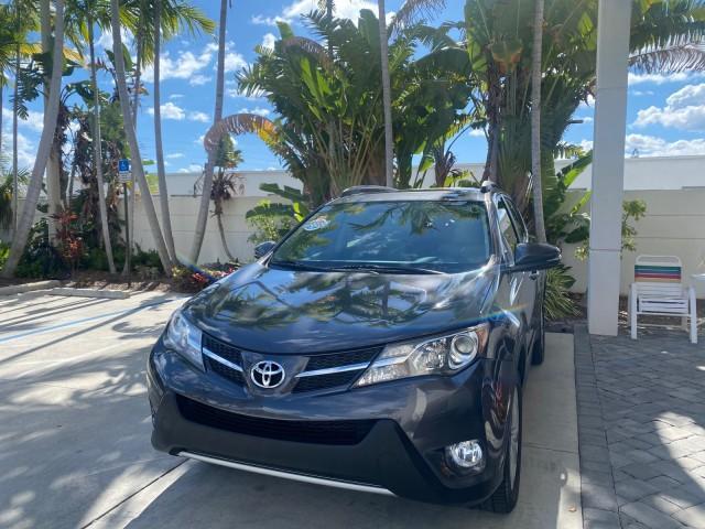 2013 Magnetic Gray Metallic /Ash Toyota RAV4 Limited LOW MILES 41,052 1 OWNER (2T3YFREVXDW) with an 2.5L DOHC SFI 16-Valve I4 Engine engine, Automatic transmission, located at 4701 North Dixie Hwy, Pompano Beach, FL, 33064, (954) 422-2889, 26.240938, -80.123474 - OUR WEBPAGE FLORIDACARS1.COM HAS OVER 100 PHOTOS AND FREE CARFAX LINK 2013 TOYOTA RAV4 LIMITED LEATHER SUNROOF THIS IS THE MOST LOADED RAV4 WE'VE EVER LISTED VIN: 2T3YFREVXDW067801 2 T 3 Y F R E V X D W 0 6 7 8 0 1 4 DOOR WAGON/SPORT UTILITY 2.5L I4 F DOHC 16V GASOLINE 31 MPG FRONT WHEEL DRIVE Featu - Photo#3