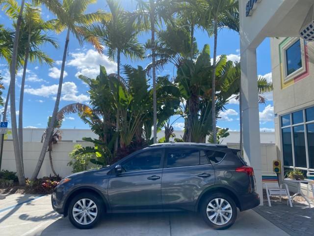 2013 Magnetic Gray Metallic /Ash Toyota RAV4 Limited LOW MILES 41,052 1 OWNER (2T3YFREVXDW) with an 2.5L DOHC SFI 16-Valve I4 Engine engine, Automatic transmission, located at 4701 North Dixie Hwy, Pompano Beach, FL, 33064, (954) 422-2889, 26.240938, -80.123474 - OUR WEBPAGE FLORIDACARS1.COM HAS OVER 100 PHOTOS AND FREE CARFAX LINK 2013 TOYOTA RAV4 LIMITED LEATHER SUNROOF THIS IS THE MOST LOADED RAV4 WE'VE EVER LISTED VIN: 2T3YFREVXDW067801 2 T 3 Y F R E V X D W 0 6 7 8 0 1 4 DOOR WAGON/SPORT UTILITY 2.5L I4 F DOHC 16V GASOLINE 31 MPG FRONT WHEEL DRIVE Featu - Photo#4