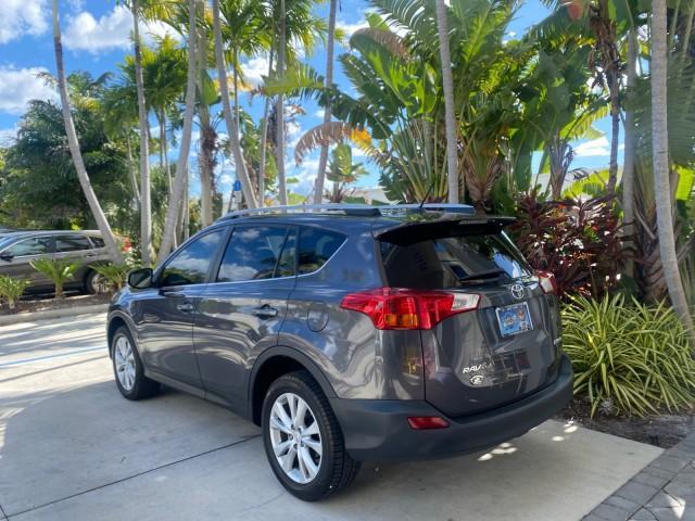 2013 Magnetic Gray Metallic /Ash Toyota RAV4 Limited LOW MILES 41,052 1 OWNER (2T3YFREVXDW) with an 2.5L DOHC SFI 16-Valve I4 Engine engine, Automatic transmission, located at 4701 North Dixie Hwy, Pompano Beach, FL, 33064, (954) 422-2889, 26.240938, -80.123474 - OUR WEBPAGE FLORIDACARS1.COM HAS OVER 100 PHOTOS AND FREE CARFAX LINK 2013 TOYOTA RAV4 LIMITED LEATHER SUNROOF THIS IS THE MOST LOADED RAV4 WE'VE EVER LISTED VIN: 2T3YFREVXDW067801 2 T 3 Y F R E V X D W 0 6 7 8 0 1 4 DOOR WAGON/SPORT UTILITY 2.5L I4 F DOHC 16V GASOLINE 31 MPG FRONT WHEEL DRIVE Featu - Photo#5