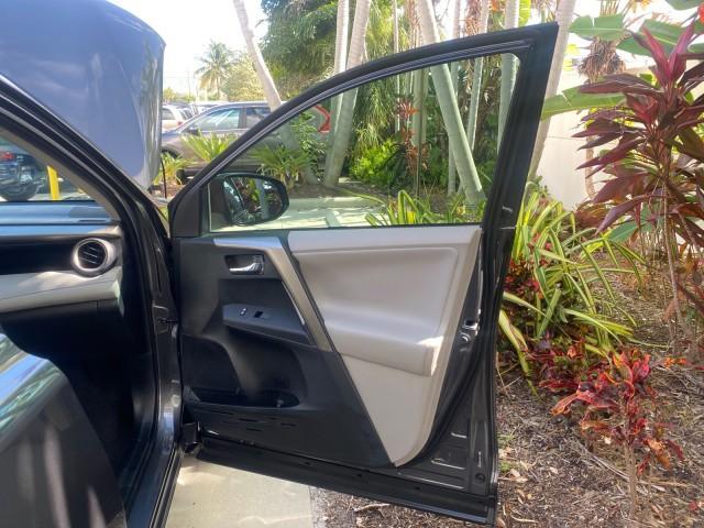 2013 Magnetic Gray Metallic /Ash Toyota RAV4 Limited LOW MILES 41,052 1 OWNER (2T3YFREVXDW) with an 2.5L DOHC SFI 16-Valve I4 Engine engine, Automatic transmission, located at 4701 North Dixie Hwy, Pompano Beach, FL, 33064, (954) 422-2889, 26.240938, -80.123474 - OUR WEBPAGE FLORIDACARS1.COM HAS OVER 100 PHOTOS AND FREE CARFAX LINK 2013 TOYOTA RAV4 LIMITED LEATHER SUNROOF THIS IS THE MOST LOADED RAV4 WE'VE EVER LISTED VIN: 2T3YFREVXDW067801 2 T 3 Y F R E V X D W 0 6 7 8 0 1 4 DOOR WAGON/SPORT UTILITY 2.5L I4 F DOHC 16V GASOLINE 31 MPG FRONT WHEEL DRIVE Featu - Photo#11