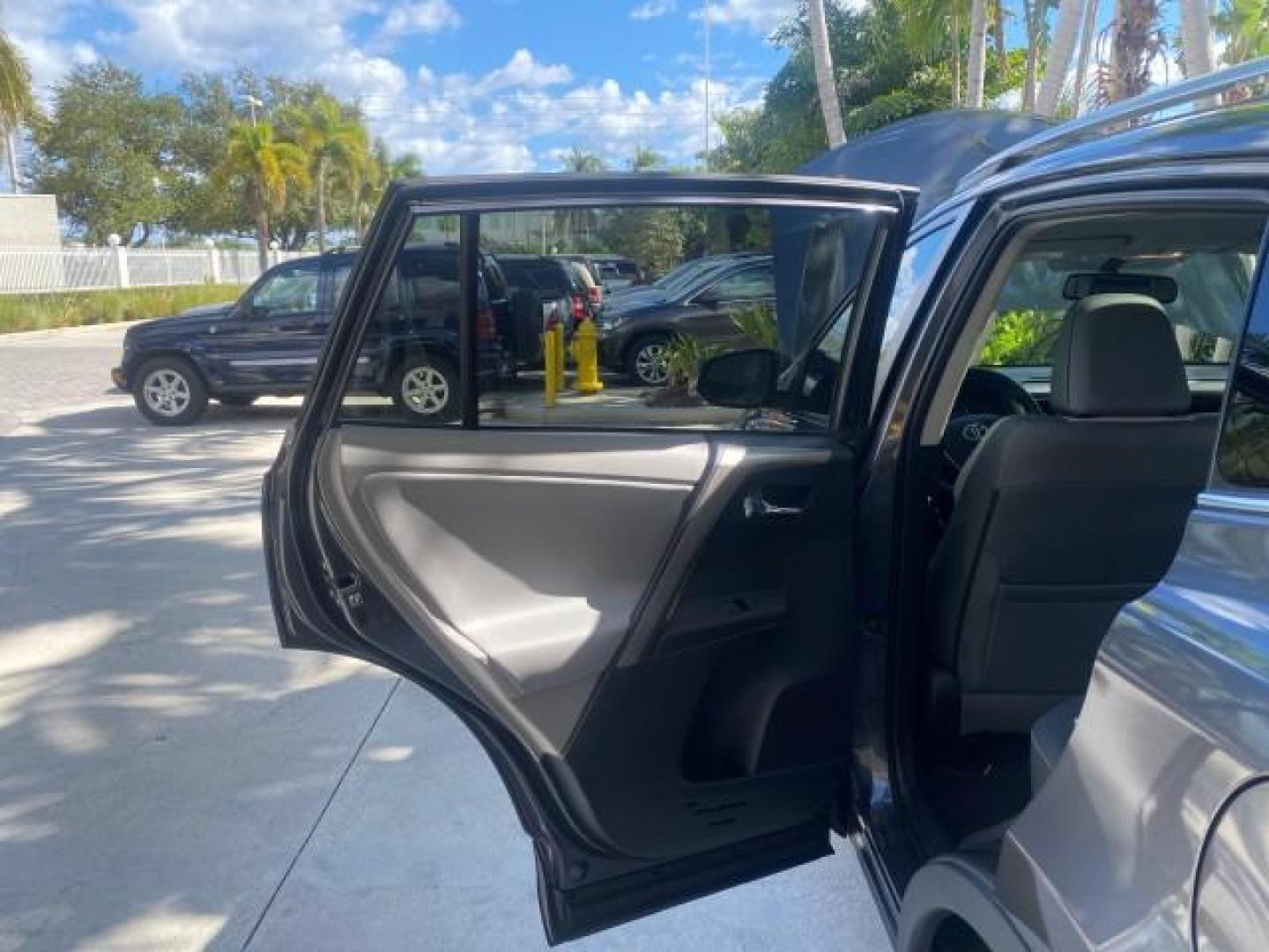 2013 Magnetic Gray Metallic /Ash Toyota RAV4 Limited LOW MILES 41,052 1 OWNER (2T3YFREVXDW) with an 2.5L DOHC SFI 16-Valve I4 Engine engine, Automatic transmission, located at 4701 North Dixie Hwy, Pompano Beach, FL, 33064, (954) 422-2889, 26.240938, -80.123474 - OUR WEBPAGE FLORIDACARS1.COM HAS OVER 100 PHOTOS AND FREE CARFAX LINK 2013 TOYOTA RAV4 LIMITED LEATHER SUNROOF THIS IS THE MOST LOADED RAV4 WE'VE EVER LISTED VIN: 2T3YFREVXDW067801 2 T 3 Y F R E V X D W 0 6 7 8 0 1 4 DOOR WAGON/SPORT UTILITY 2.5L I4 F DOHC 16V GASOLINE 31 MPG FRONT WHEEL DRIVE Featu - Photo#13