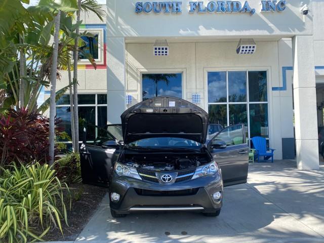 2013 Magnetic Gray Metallic /Ash Toyota RAV4 Limited LOW MILES 41,052 1 OWNER (2T3YFREVXDW) with an 2.5L DOHC SFI 16-Valve I4 Engine engine, Automatic transmission, located at 4701 North Dixie Hwy, Pompano Beach, FL, 33064, (954) 422-2889, 26.240938, -80.123474 - OUR WEBPAGE FLORIDACARS1.COM HAS OVER 100 PHOTOS AND FREE CARFAX LINK 2013 TOYOTA RAV4 LIMITED LEATHER SUNROOF THIS IS THE MOST LOADED RAV4 WE'VE EVER LISTED VIN: 2T3YFREVXDW067801 2 T 3 Y F R E V X D W 0 6 7 8 0 1 4 DOOR WAGON/SPORT UTILITY 2.5L I4 F DOHC 16V GASOLINE 31 MPG FRONT WHEEL DRIVE Featu - Photo#16