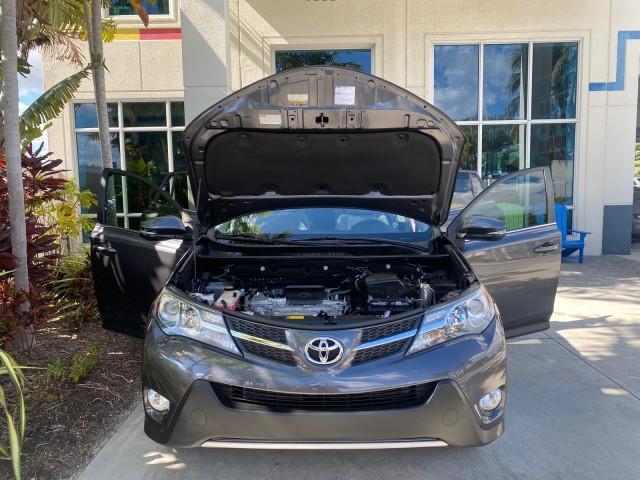 2013 Magnetic Gray Metallic /Ash Toyota RAV4 Limited LOW MILES 41,052 1 OWNER (2T3YFREVXDW) with an 2.5L DOHC SFI 16-Valve I4 Engine engine, Automatic transmission, located at 4701 North Dixie Hwy, Pompano Beach, FL, 33064, (954) 422-2889, 26.240938, -80.123474 - OUR WEBPAGE FLORIDACARS1.COM HAS OVER 100 PHOTOS AND FREE CARFAX LINK 2013 TOYOTA RAV4 LIMITED LEATHER SUNROOF THIS IS THE MOST LOADED RAV4 WE'VE EVER LISTED VIN: 2T3YFREVXDW067801 2 T 3 Y F R E V X D W 0 6 7 8 0 1 4 DOOR WAGON/SPORT UTILITY 2.5L I4 F DOHC 16V GASOLINE 31 MPG FRONT WHEEL DRIVE Featu - Photo#17