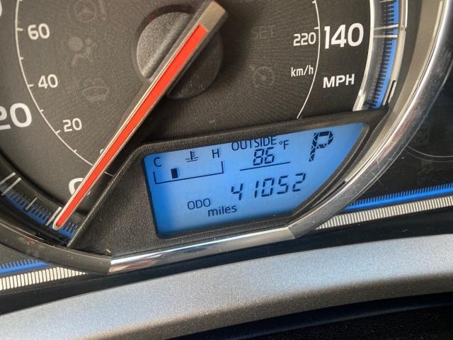 2013 Magnetic Gray Metallic /Ash Toyota RAV4 Limited LOW MILES 41,052 1 OWNER (2T3YFREVXDW) with an 2.5L DOHC SFI 16-Valve I4 Engine engine, Automatic transmission, located at 4701 North Dixie Hwy, Pompano Beach, FL, 33064, (954) 422-2889, 26.240938, -80.123474 - OUR WEBPAGE FLORIDACARS1.COM HAS OVER 100 PHOTOS AND FREE CARFAX LINK 2013 TOYOTA RAV4 LIMITED LEATHER SUNROOF THIS IS THE MOST LOADED RAV4 WE'VE EVER LISTED VIN: 2T3YFREVXDW067801 2 T 3 Y F R E V X D W 0 6 7 8 0 1 4 DOOR WAGON/SPORT UTILITY 2.5L I4 F DOHC 16V GASOLINE 31 MPG FRONT WHEEL DRIVE Featu - Photo#18