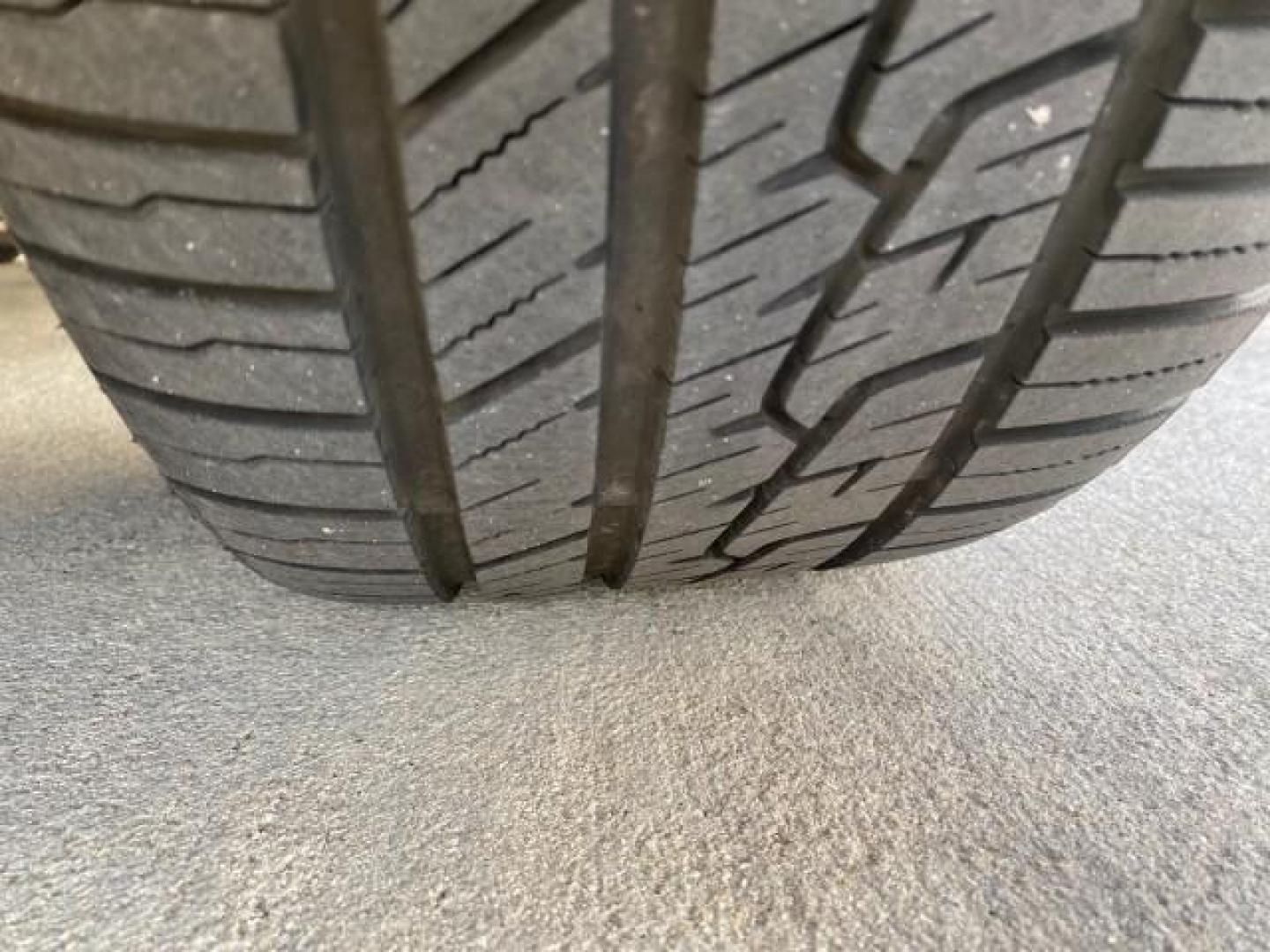 2013 Magnetic Gray Metallic /Ash Toyota RAV4 Limited LOW MILES 41,052 1 OWNER (2T3YFREVXDW) with an 2.5L DOHC SFI 16-Valve I4 Engine engine, Automatic transmission, located at 4701 North Dixie Hwy, Pompano Beach, FL, 33064, (954) 422-2889, 26.240938, -80.123474 - OUR WEBPAGE FLORIDACARS1.COM HAS OVER 100 PHOTOS AND FREE CARFAX LINK 2013 TOYOTA RAV4 LIMITED LEATHER SUNROOF THIS IS THE MOST LOADED RAV4 WE'VE EVER LISTED VIN: 2T3YFREVXDW067801 2 T 3 Y F R E V X D W 0 6 7 8 0 1 4 DOOR WAGON/SPORT UTILITY 2.5L I4 F DOHC 16V GASOLINE 31 MPG FRONT WHEEL DRIVE Featu - Photo#20