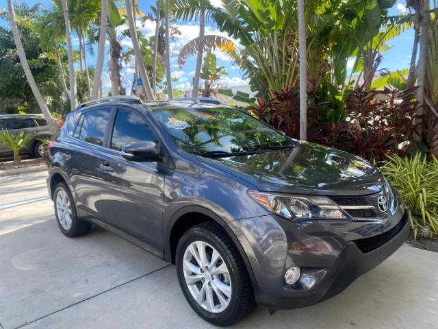 2013 Magnetic Gray Metallic /Ash Toyota RAV4 Limited LOW MILES 41,052 1 OWNER (2T3YFREVXDW) with an 2.5L DOHC SFI 16-Valve I4 Engine engine, Automatic transmission, located at 4701 North Dixie Hwy, Pompano Beach, FL, 33064, (954) 422-2889, 26.240938, -80.123474 - OUR WEBPAGE FLORIDACARS1.COM HAS OVER 100 PHOTOS AND FREE CARFAX LINK 2013 TOYOTA RAV4 LIMITED LEATHER SUNROOF THIS IS THE MOST LOADED RAV4 WE'VE EVER LISTED VIN: 2T3YFREVXDW067801 2 T 3 Y F R E V X D W 0 6 7 8 0 1 4 DOOR WAGON/SPORT UTILITY 2.5L I4 F DOHC 16V GASOLINE 31 MPG FRONT WHEEL DRIVE Featu - Photo#24