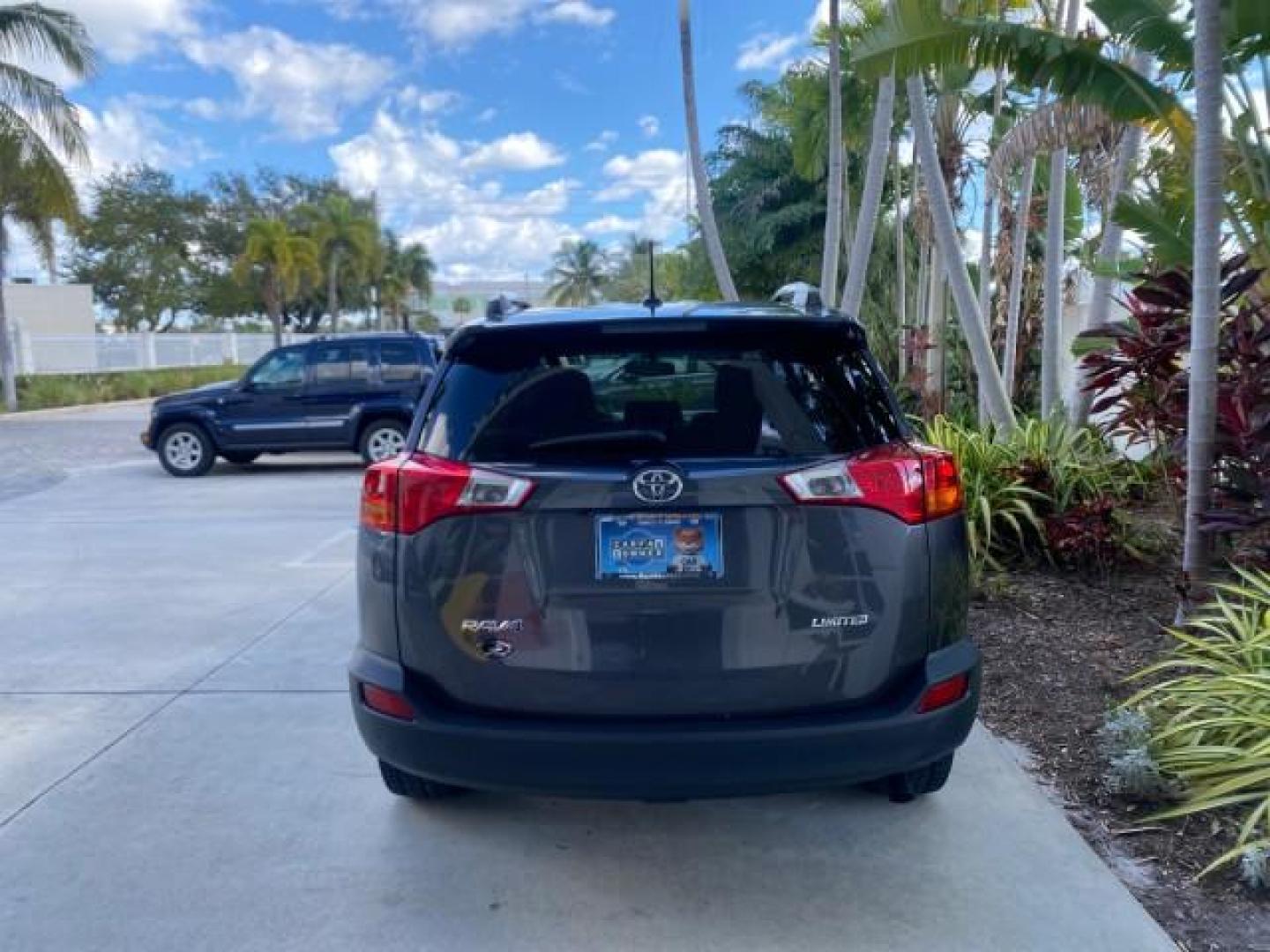 2013 Magnetic Gray Metallic /Ash Toyota RAV4 Limited LOW MILES 41,052 1 OWNER (2T3YFREVXDW) with an 2.5L DOHC SFI 16-Valve I4 Engine engine, Automatic transmission, located at 4701 North Dixie Hwy, Pompano Beach, FL, 33064, (954) 422-2889, 26.240938, -80.123474 - OUR WEBPAGE FLORIDACARS1.COM HAS OVER 100 PHOTOS AND FREE CARFAX LINK 2013 TOYOTA RAV4 LIMITED LEATHER SUNROOF THIS IS THE MOST LOADED RAV4 WE'VE EVER LISTED VIN: 2T3YFREVXDW067801 2 T 3 Y F R E V X D W 0 6 7 8 0 1 4 DOOR WAGON/SPORT UTILITY 2.5L I4 F DOHC 16V GASOLINE 31 MPG FRONT WHEEL DRIVE Featu - Photo#35