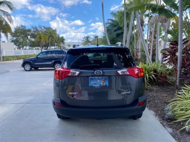 2013 Magnetic Gray Metallic /Ash Toyota RAV4 Limited LOW MILES 41,052 1 OWNER (2T3YFREVXDW) with an 2.5L DOHC SFI 16-Valve I4 Engine engine, Automatic transmission, located at 4701 North Dixie Hwy, Pompano Beach, FL, 33064, (954) 422-2889, 26.240938, -80.123474 - OUR WEBPAGE FLORIDACARS1.COM HAS OVER 100 PHOTOS AND FREE CARFAX LINK 2013 TOYOTA RAV4 LIMITED LEATHER SUNROOF THIS IS THE MOST LOADED RAV4 WE'VE EVER LISTED VIN: 2T3YFREVXDW067801 2 T 3 Y F R E V X D W 0 6 7 8 0 1 4 DOOR WAGON/SPORT UTILITY 2.5L I4 F DOHC 16V GASOLINE 31 MPG FRONT WHEEL DRIVE Featu - Photo#35