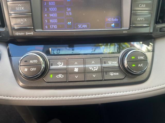 2013 Magnetic Gray Metallic /Ash Toyota RAV4 Limited LOW MILES 41,052 1 OWNER (2T3YFREVXDW) with an 2.5L DOHC SFI 16-Valve I4 Engine engine, Automatic transmission, located at 4701 North Dixie Hwy, Pompano Beach, FL, 33064, (954) 422-2889, 26.240938, -80.123474 - OUR WEBPAGE FLORIDACARS1.COM HAS OVER 100 PHOTOS AND FREE CARFAX LINK 2013 TOYOTA RAV4 LIMITED LEATHER SUNROOF THIS IS THE MOST LOADED RAV4 WE'VE EVER LISTED VIN: 2T3YFREVXDW067801 2 T 3 Y F R E V X D W 0 6 7 8 0 1 4 DOOR WAGON/SPORT UTILITY 2.5L I4 F DOHC 16V GASOLINE 31 MPG FRONT WHEEL DRIVE Featu - Photo#60