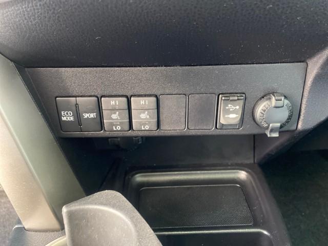 2013 Magnetic Gray Metallic /Ash Toyota RAV4 Limited LOW MILES 41,052 1 OWNER (2T3YFREVXDW) with an 2.5L DOHC SFI 16-Valve I4 Engine engine, Automatic transmission, located at 4701 North Dixie Hwy, Pompano Beach, FL, 33064, (954) 422-2889, 26.240938, -80.123474 - OUR WEBPAGE FLORIDACARS1.COM HAS OVER 100 PHOTOS AND FREE CARFAX LINK 2013 TOYOTA RAV4 LIMITED LEATHER SUNROOF THIS IS THE MOST LOADED RAV4 WE'VE EVER LISTED VIN: 2T3YFREVXDW067801 2 T 3 Y F R E V X D W 0 6 7 8 0 1 4 DOOR WAGON/SPORT UTILITY 2.5L I4 F DOHC 16V GASOLINE 31 MPG FRONT WHEEL DRIVE Featu - Photo#61