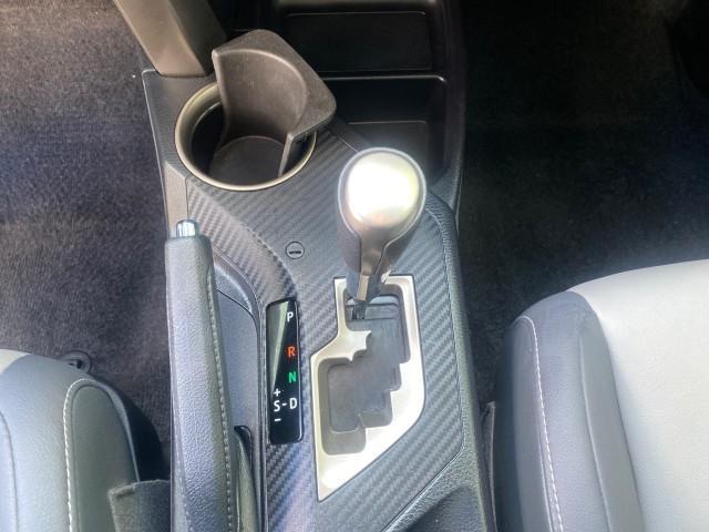 2013 Magnetic Gray Metallic /Ash Toyota RAV4 Limited LOW MILES 41,052 1 OWNER (2T3YFREVXDW) with an 2.5L DOHC SFI 16-Valve I4 Engine engine, Automatic transmission, located at 4701 North Dixie Hwy, Pompano Beach, FL, 33064, (954) 422-2889, 26.240938, -80.123474 - OUR WEBPAGE FLORIDACARS1.COM HAS OVER 100 PHOTOS AND FREE CARFAX LINK 2013 TOYOTA RAV4 LIMITED LEATHER SUNROOF THIS IS THE MOST LOADED RAV4 WE'VE EVER LISTED VIN: 2T3YFREVXDW067801 2 T 3 Y F R E V X D W 0 6 7 8 0 1 4 DOOR WAGON/SPORT UTILITY 2.5L I4 F DOHC 16V GASOLINE 31 MPG FRONT WHEEL DRIVE Featu - Photo#62