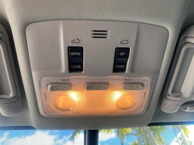 2013 Magnetic Gray Metallic /Ash Toyota RAV4 Limited LOW MILES 41,052 1 OWNER (2T3YFREVXDW) with an 2.5L DOHC SFI 16-Valve I4 Engine engine, Automatic transmission, located at 4701 North Dixie Hwy, Pompano Beach, FL, 33064, (954) 422-2889, 26.240938, -80.123474 - OUR WEBPAGE FLORIDACARS1.COM HAS OVER 100 PHOTOS AND FREE CARFAX LINK 2013 TOYOTA RAV4 LIMITED LEATHER SUNROOF THIS IS THE MOST LOADED RAV4 WE'VE EVER LISTED VIN: 2T3YFREVXDW067801 2 T 3 Y F R E V X D W 0 6 7 8 0 1 4 DOOR WAGON/SPORT UTILITY 2.5L I4 F DOHC 16V GASOLINE 31 MPG FRONT WHEEL DRIVE Featu - Photo#67