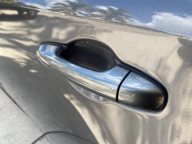 2013 Magnetic Gray Metallic /Ash Toyota RAV4 Limited LOW MILES 41,052 1 OWNER (2T3YFREVXDW) with an 2.5L DOHC SFI 16-Valve I4 Engine engine, Automatic transmission, located at 4701 North Dixie Hwy, Pompano Beach, FL, 33064, (954) 422-2889, 26.240938, -80.123474 - OUR WEBPAGE FLORIDACARS1.COM HAS OVER 100 PHOTOS AND FREE CARFAX LINK 2013 TOYOTA RAV4 LIMITED LEATHER SUNROOF THIS IS THE MOST LOADED RAV4 WE'VE EVER LISTED VIN: 2T3YFREVXDW067801 2 T 3 Y F R E V X D W 0 6 7 8 0 1 4 DOOR WAGON/SPORT UTILITY 2.5L I4 F DOHC 16V GASOLINE 31 MPG FRONT WHEEL DRIVE Featu - Photo#76