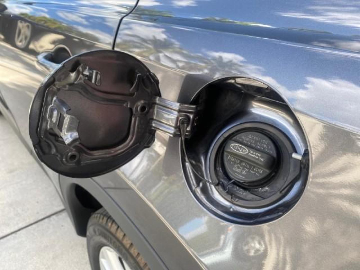 2013 Magnetic Gray Metallic /Ash Toyota RAV4 Limited LOW MILES 41,052 1 OWNER (2T3YFREVXDW) with an 2.5L DOHC SFI 16-Valve I4 Engine engine, Automatic transmission, located at 4701 North Dixie Hwy, Pompano Beach, FL, 33064, (954) 422-2889, 26.240938, -80.123474 - OUR WEBPAGE FLORIDACARS1.COM HAS OVER 100 PHOTOS AND FREE CARFAX LINK 2013 TOYOTA RAV4 LIMITED LEATHER SUNROOF THIS IS THE MOST LOADED RAV4 WE'VE EVER LISTED VIN: 2T3YFREVXDW067801 2 T 3 Y F R E V X D W 0 6 7 8 0 1 4 DOOR WAGON/SPORT UTILITY 2.5L I4 F DOHC 16V GASOLINE 31 MPG FRONT WHEEL DRIVE Featu - Photo#91