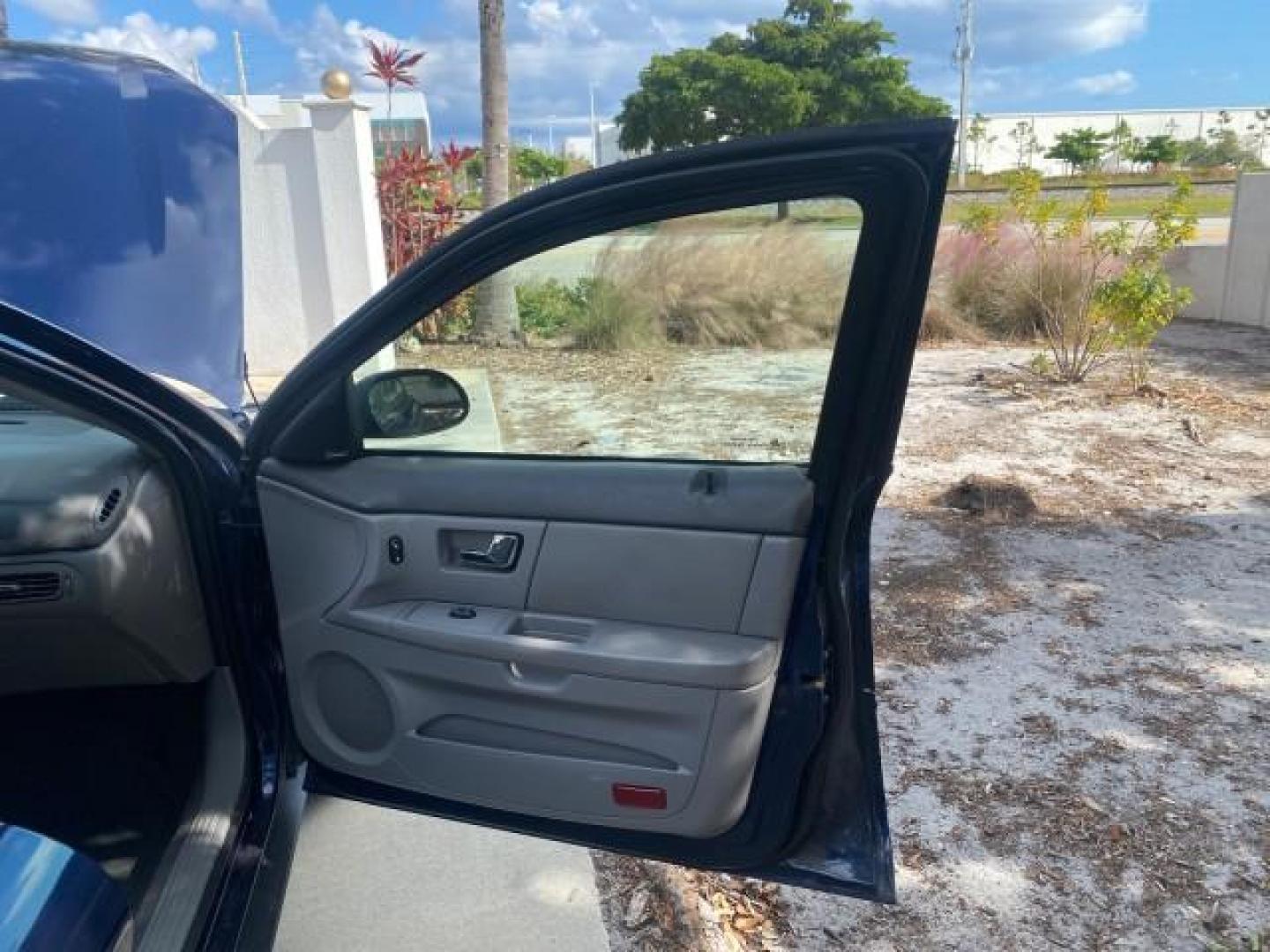 2000 Medium Royal Blue Metallic /Medium Graphite Ford Taurus SEL (1FAFP56S0YA) with an 3.0L DOHC SMPI 24-Valve V6 Duratec Engine engine, Automatic transmission, located at 4701 North Dixie Hwy, Pompano Beach, FL, 33064, (954) 422-2889, 26.240938, -80.123474 - OUR WEBPAGE FLORIDACARS1.COM HAS OVER 100 PHOTOS AND FREE CARFAX LINK 2000 FORD TAURUS SEL VIN: 1FAFP56S0YA125006 1 F A F P 5 6 S 0 Y A 1 2 5 0 0 6 SEDAN 4 DR 3.0L V6 F DOHC 24V GASOLINE 28 MPG FRONT WHEEL DRIVE Features ABS Brakes Air Conditioning Alloy Wheels AM/FM Stereo Automatic Transmission Au - Photo#11