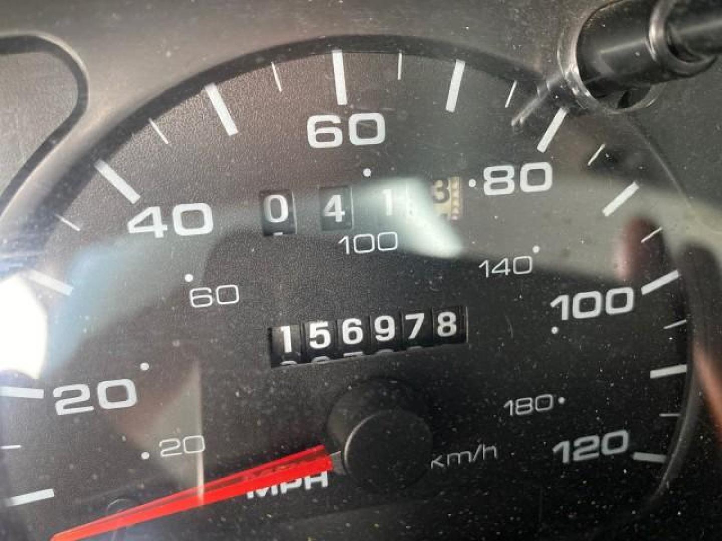 2000 Medium Royal Blue Metallic /Medium Graphite Ford Taurus SEL (1FAFP56S0YA) with an 3.0L DOHC SMPI 24-Valve V6 Duratec Engine engine, Automatic transmission, located at 4701 North Dixie Hwy, Pompano Beach, FL, 33064, (954) 422-2889, 26.240938, -80.123474 - OUR WEBPAGE FLORIDACARS1.COM HAS OVER 100 PHOTOS AND FREE CARFAX LINK 2000 FORD TAURUS SEL VIN: 1FAFP56S0YA125006 1 F A F P 5 6 S 0 Y A 1 2 5 0 0 6 SEDAN 4 DR 3.0L V6 F DOHC 24V GASOLINE 28 MPG FRONT WHEEL DRIVE Features ABS Brakes Air Conditioning Alloy Wheels AM/FM Stereo Automatic Transmission Au - Photo#18