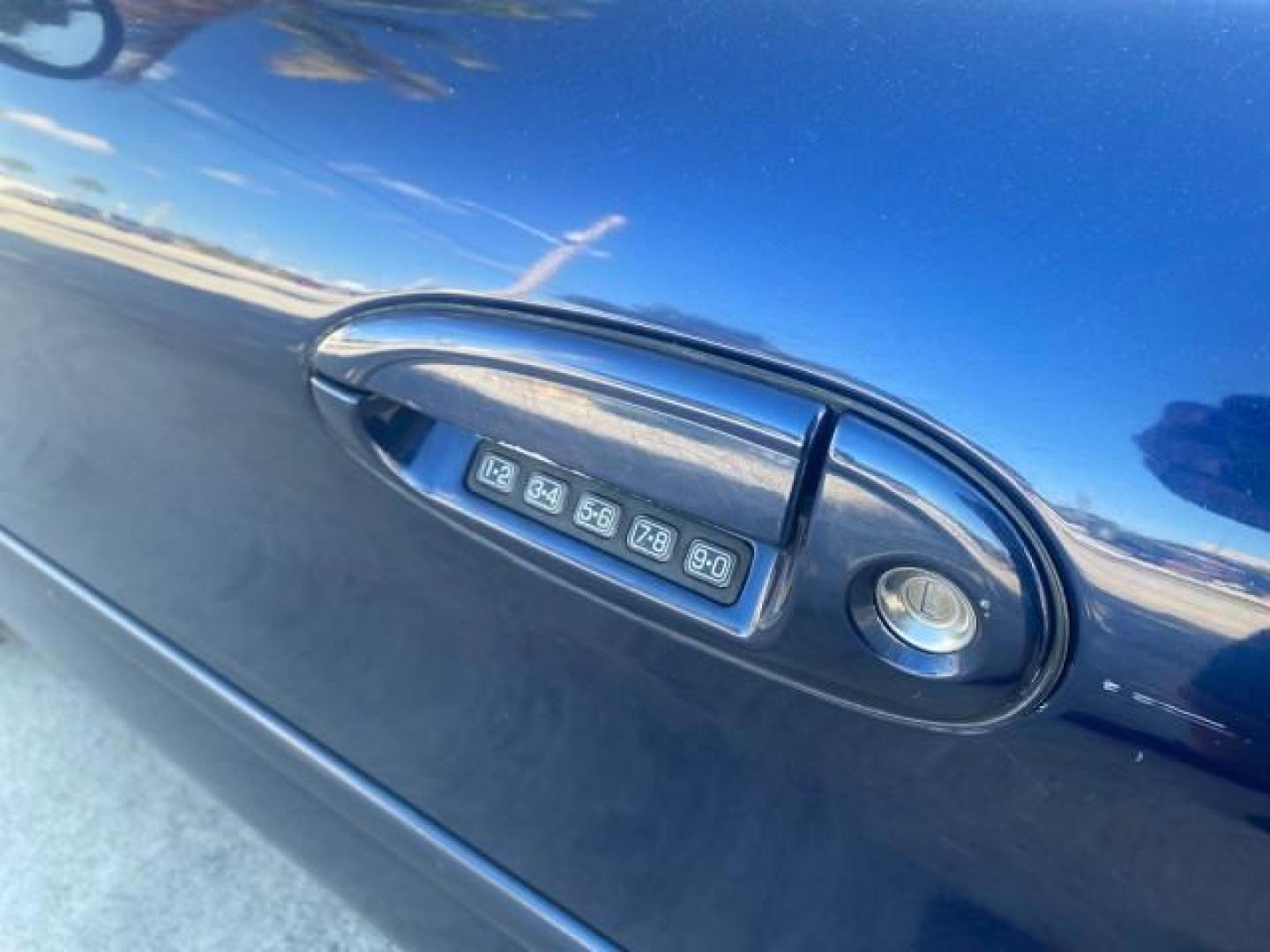 2000 Medium Royal Blue Metallic /Medium Graphite Ford Taurus SEL (1FAFP56S0YA) with an 3.0L DOHC SMPI 24-Valve V6 Duratec Engine engine, Automatic transmission, located at 4701 North Dixie Hwy, Pompano Beach, FL, 33064, (954) 422-2889, 26.240938, -80.123474 - OUR WEBPAGE FLORIDACARS1.COM HAS OVER 100 PHOTOS AND FREE CARFAX LINK 2000 FORD TAURUS SEL VIN: 1FAFP56S0YA125006 1 F A F P 5 6 S 0 Y A 1 2 5 0 0 6 SEDAN 4 DR 3.0L V6 F DOHC 24V GASOLINE 28 MPG FRONT WHEEL DRIVE Features ABS Brakes Air Conditioning Alloy Wheels AM/FM Stereo Automatic Transmission Au - Photo#38