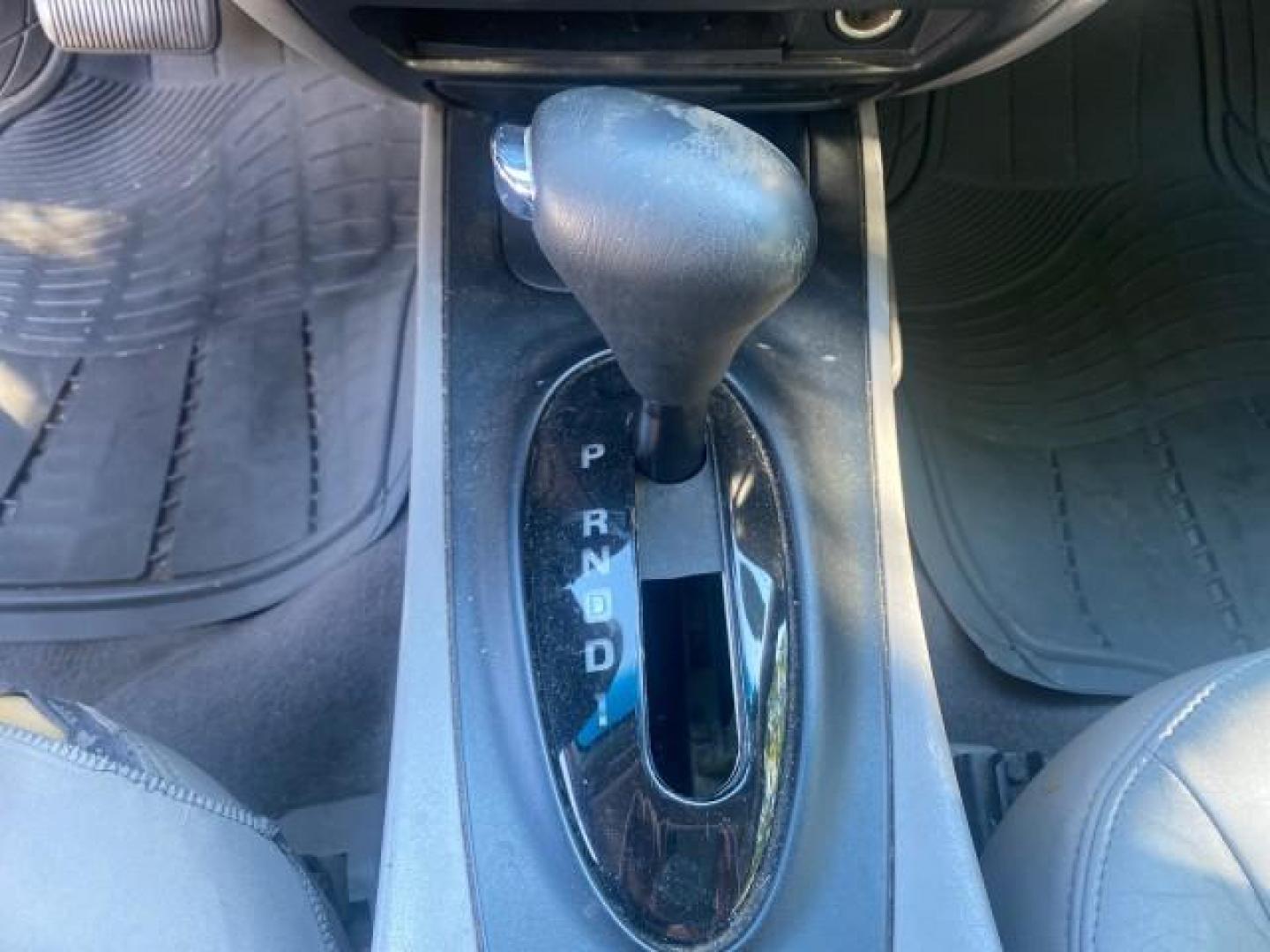 2000 Medium Royal Blue Metallic /Medium Graphite Ford Taurus SEL (1FAFP56S0YA) with an 3.0L DOHC SMPI 24-Valve V6 Duratec Engine engine, Automatic transmission, located at 4701 North Dixie Hwy, Pompano Beach, FL, 33064, (954) 422-2889, 26.240938, -80.123474 - OUR WEBPAGE FLORIDACARS1.COM HAS OVER 100 PHOTOS AND FREE CARFAX LINK 2000 FORD TAURUS SEL VIN: 1FAFP56S0YA125006 1 F A F P 5 6 S 0 Y A 1 2 5 0 0 6 SEDAN 4 DR 3.0L V6 F DOHC 24V GASOLINE 28 MPG FRONT WHEEL DRIVE Features ABS Brakes Air Conditioning Alloy Wheels AM/FM Stereo Automatic Transmission Au - Photo#59