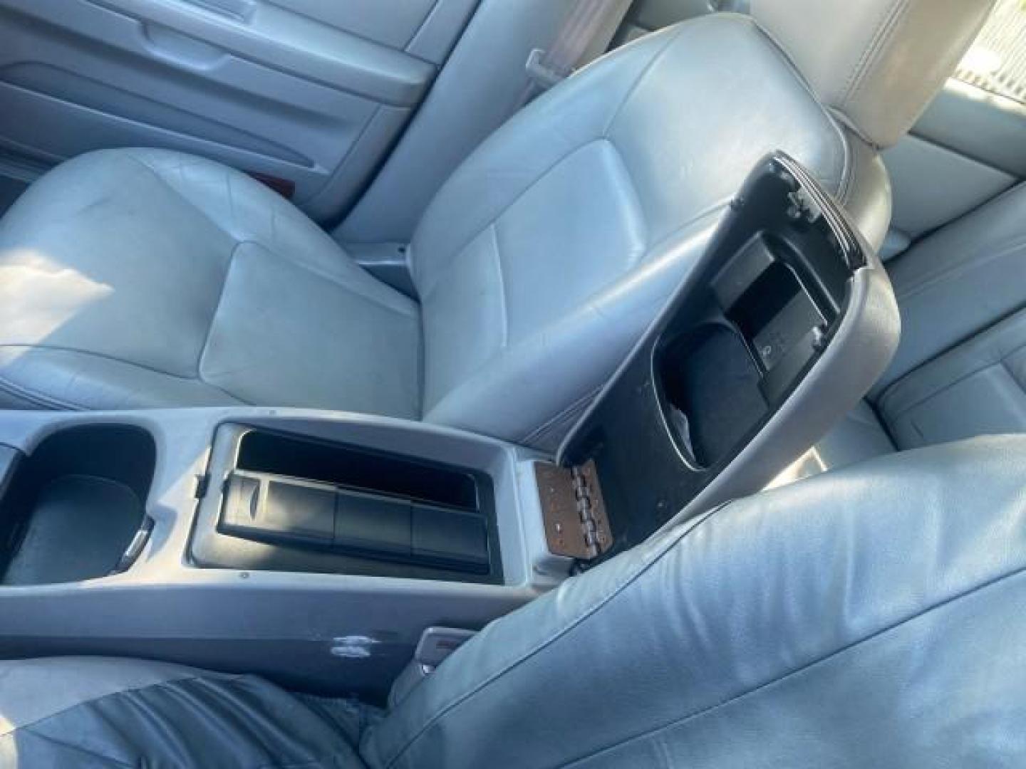 2000 Medium Royal Blue Metallic /Medium Graphite Ford Taurus SEL (1FAFP56S0YA) with an 3.0L DOHC SMPI 24-Valve V6 Duratec Engine engine, Automatic transmission, located at 4701 North Dixie Hwy, Pompano Beach, FL, 33064, (954) 422-2889, 26.240938, -80.123474 - OUR WEBPAGE FLORIDACARS1.COM HAS OVER 100 PHOTOS AND FREE CARFAX LINK 2000 FORD TAURUS SEL VIN: 1FAFP56S0YA125006 1 F A F P 5 6 S 0 Y A 1 2 5 0 0 6 SEDAN 4 DR 3.0L V6 F DOHC 24V GASOLINE 28 MPG FRONT WHEEL DRIVE Features ABS Brakes Air Conditioning Alloy Wheels AM/FM Stereo Automatic Transmission Au - Photo#63