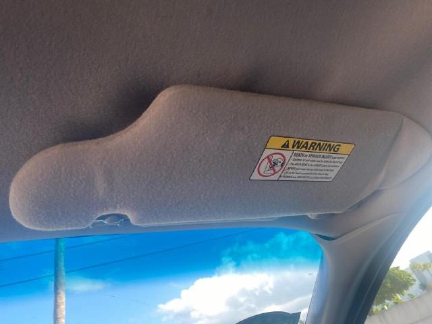 2000 Medium Royal Blue Metallic /Medium Graphite Ford Taurus SEL (1FAFP56S0YA) with an 3.0L DOHC SMPI 24-Valve V6 Duratec Engine engine, Automatic transmission, located at 4701 North Dixie Hwy, Pompano Beach, FL, 33064, (954) 422-2889, 26.240938, -80.123474 - OUR WEBPAGE FLORIDACARS1.COM HAS OVER 100 PHOTOS AND FREE CARFAX LINK 2000 FORD TAURUS SEL VIN: 1FAFP56S0YA125006 1 F A F P 5 6 S 0 Y A 1 2 5 0 0 6 SEDAN 4 DR 3.0L V6 F DOHC 24V GASOLINE 28 MPG FRONT WHEEL DRIVE Features ABS Brakes Air Conditioning Alloy Wheels AM/FM Stereo Automatic Transmission Au - Photo#67