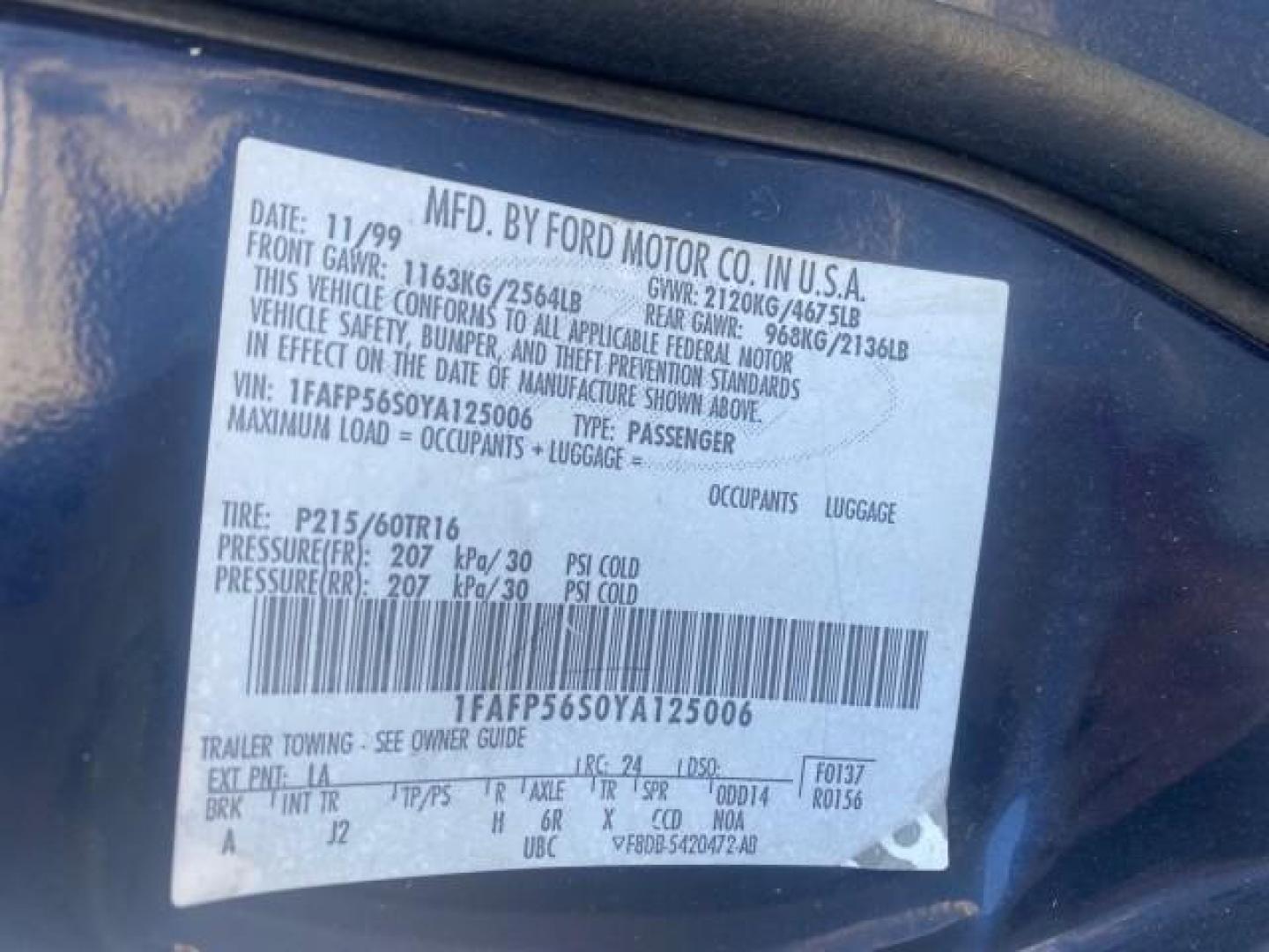 2000 Medium Royal Blue Metallic /Medium Graphite Ford Taurus SEL (1FAFP56S0YA) with an 3.0L DOHC SMPI 24-Valve V6 Duratec Engine engine, Automatic transmission, located at 4701 North Dixie Hwy, Pompano Beach, FL, 33064, (954) 422-2889, 26.240938, -80.123474 - OUR WEBPAGE FLORIDACARS1.COM HAS OVER 100 PHOTOS AND FREE CARFAX LINK 2000 FORD TAURUS SEL VIN: 1FAFP56S0YA125006 1 F A F P 5 6 S 0 Y A 1 2 5 0 0 6 SEDAN 4 DR 3.0L V6 F DOHC 24V GASOLINE 28 MPG FRONT WHEEL DRIVE Features ABS Brakes Air Conditioning Alloy Wheels AM/FM Stereo Automatic Transmission Au - Photo#69