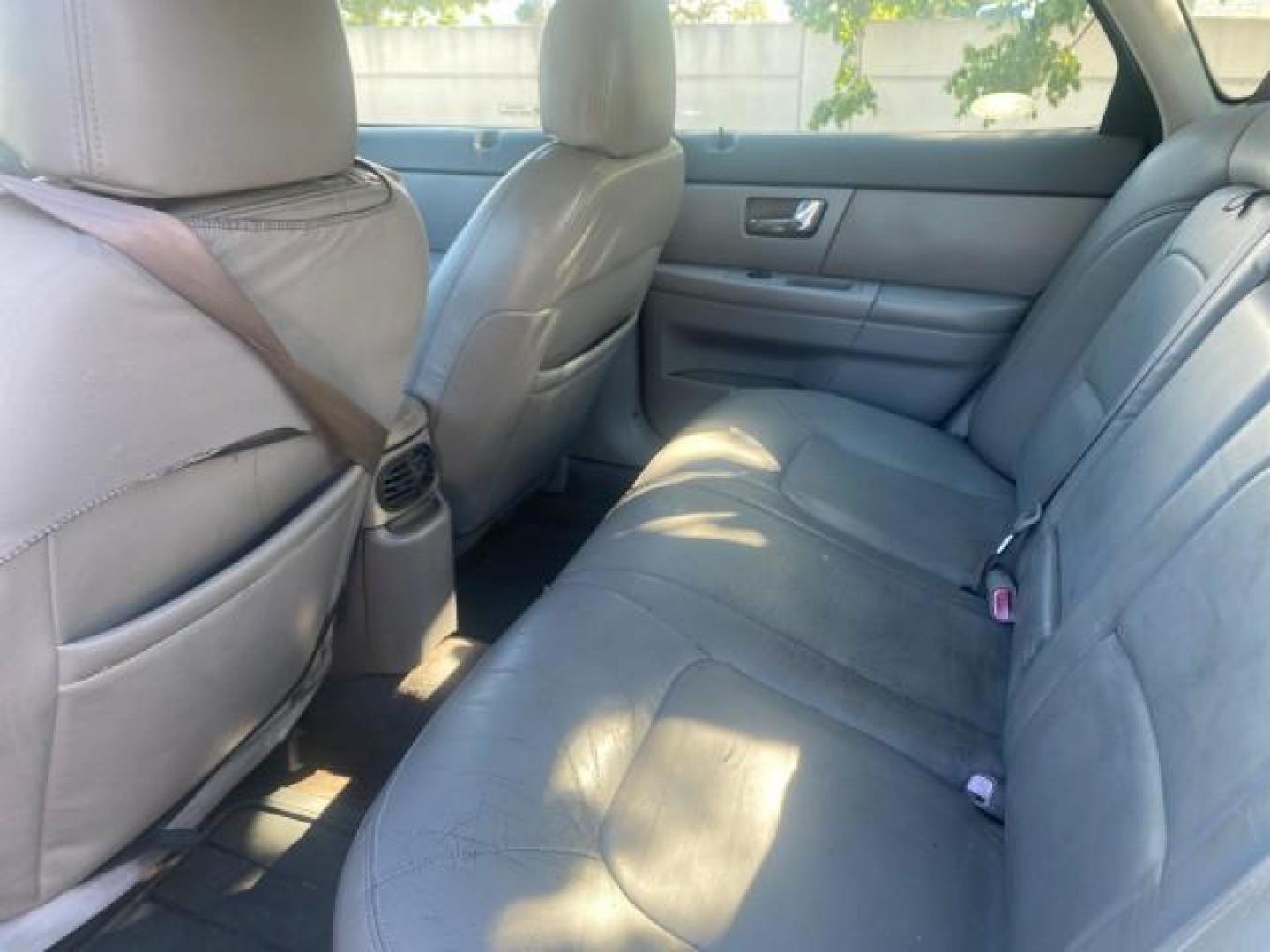 2000 Medium Royal Blue Metallic /Medium Graphite Ford Taurus SEL (1FAFP56S0YA) with an 3.0L DOHC SMPI 24-Valve V6 Duratec Engine engine, Automatic transmission, located at 4701 North Dixie Hwy, Pompano Beach, FL, 33064, (954) 422-2889, 26.240938, -80.123474 - OUR WEBPAGE FLORIDACARS1.COM HAS OVER 100 PHOTOS AND FREE CARFAX LINK 2000 FORD TAURUS SEL VIN: 1FAFP56S0YA125006 1 F A F P 5 6 S 0 Y A 1 2 5 0 0 6 SEDAN 4 DR 3.0L V6 F DOHC 24V GASOLINE 28 MPG FRONT WHEEL DRIVE Features ABS Brakes Air Conditioning Alloy Wheels AM/FM Stereo Automatic Transmission Au - Photo#77