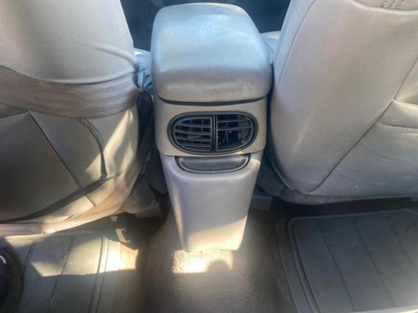 2000 Medium Royal Blue Metallic /Medium Graphite Ford Taurus SEL (1FAFP56S0YA) with an 3.0L DOHC SMPI 24-Valve V6 Duratec Engine engine, Automatic transmission, located at 4701 North Dixie Hwy, Pompano Beach, FL, 33064, (954) 422-2889, 26.240938, -80.123474 - OUR WEBPAGE FLORIDACARS1.COM HAS OVER 100 PHOTOS AND FREE CARFAX LINK 2000 FORD TAURUS SEL VIN: 1FAFP56S0YA125006 1 F A F P 5 6 S 0 Y A 1 2 5 0 0 6 SEDAN 4 DR 3.0L V6 F DOHC 24V GASOLINE 28 MPG FRONT WHEEL DRIVE Features ABS Brakes Air Conditioning Alloy Wheels AM/FM Stereo Automatic Transmission Au - Photo#79