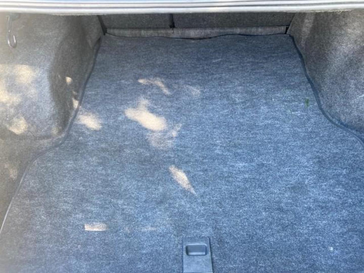 2000 Medium Royal Blue Metallic /Medium Graphite Ford Taurus SEL (1FAFP56S0YA) with an 3.0L DOHC SMPI 24-Valve V6 Duratec Engine engine, Automatic transmission, located at 4701 North Dixie Hwy, Pompano Beach, FL, 33064, (954) 422-2889, 26.240938, -80.123474 - OUR WEBPAGE FLORIDACARS1.COM HAS OVER 100 PHOTOS AND FREE CARFAX LINK 2000 FORD TAURUS SEL VIN: 1FAFP56S0YA125006 1 F A F P 5 6 S 0 Y A 1 2 5 0 0 6 SEDAN 4 DR 3.0L V6 F DOHC 24V GASOLINE 28 MPG FRONT WHEEL DRIVE Features ABS Brakes Air Conditioning Alloy Wheels AM/FM Stereo Automatic Transmission Au - Photo#89