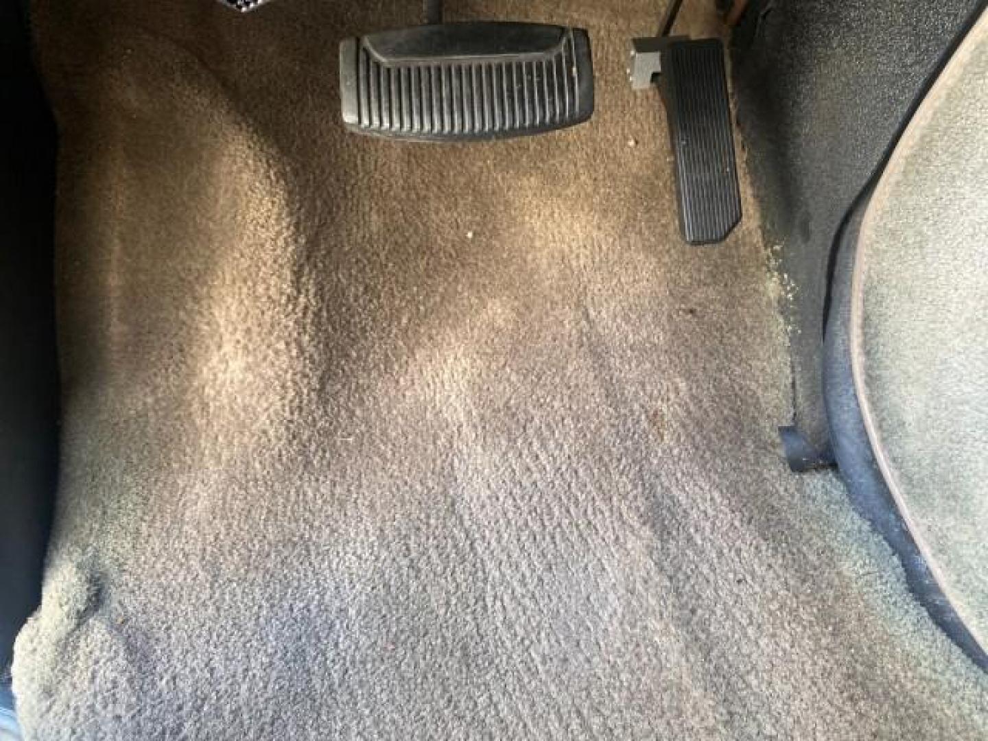 2006 Black /Medium Pebble Ford Econoline HI TOP E250 EXPLORER CONVERSION HANDICAP (1FDNE24L26H) with an 5.4L SOHC EFI V8 Triton Engine engine, Automatic transmission, located at 4701 North Dixie Hwy, Pompano Beach, FL, 33064, (954) 422-2889, 26.240938, -80.123474 - OUR WEBPAGE FLORIDACARS1.COM HAS OVER 100 PHOTOS AND FREE CARFAX LINK 2006 FORD ECONOLINE E250 EXPLORER CONVERSION HANDICAP $90,000 NEW VIN: 1FDNE24L26HA32770 1 F D N E 2 4 L 2 6 H A 3 2 7 7 0 VAN 5.4L V8 F GASOLINE REAR WHEEL DRIVE Features ABS Brakes Air Conditioning Alloy Wheels AM/FM Stereo Auto - Photo#57