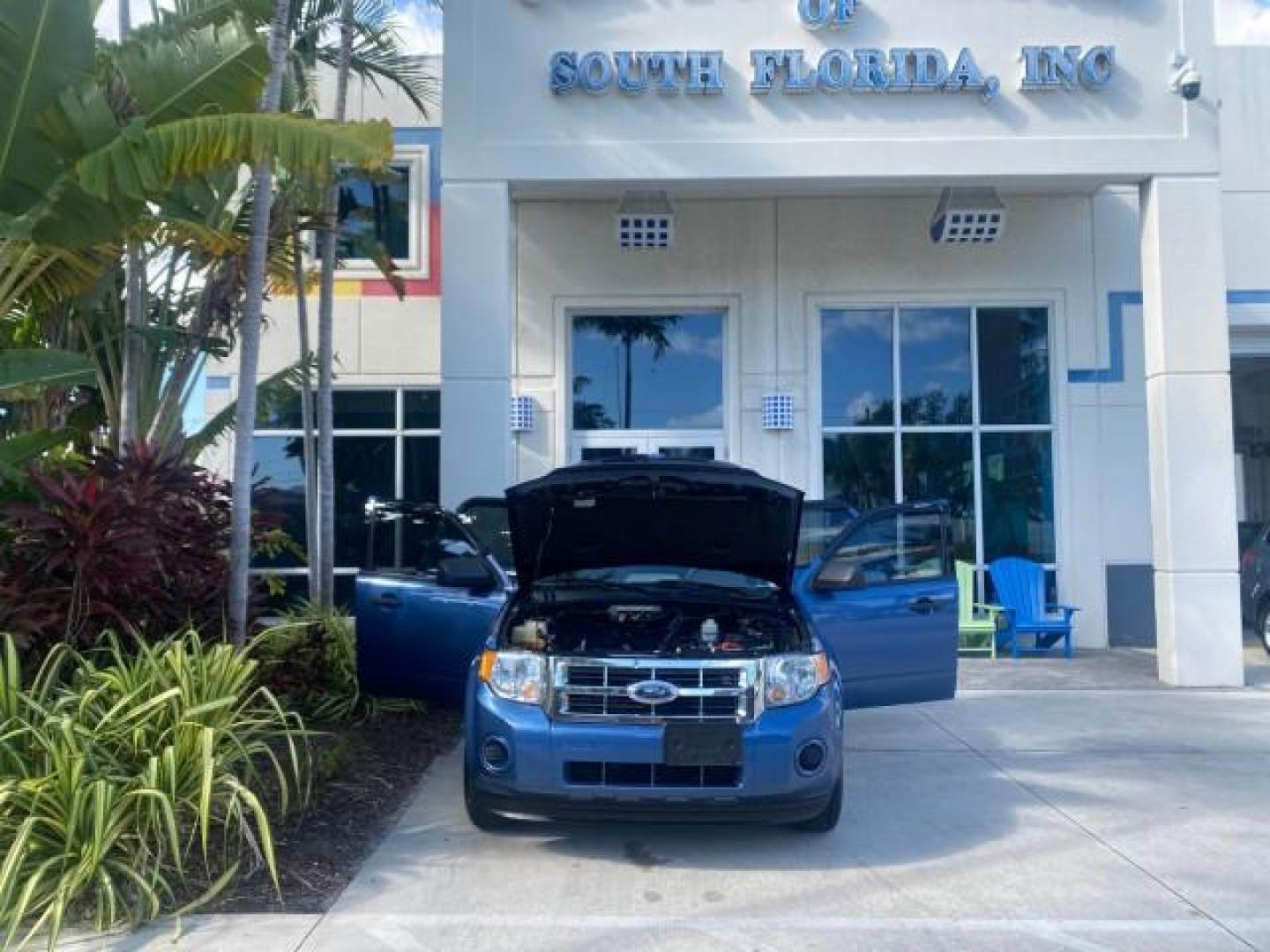2009 Sport Blue Metallic /Stone Ford Escape XLS LOW MILES 25,482 (1FMCU02739K) with an 2.5L DOHC SEFI 16-Valve I4 Duratec Engine engine, Automatic transmission, located at 4701 North Dixie Hwy, Pompano Beach, FL, 33064, (954) 422-2889, 26.240938, -80.123474 - OUR WEBPAGE FLORIDACARS1.COM HAS OVER 100 PHOTOS AND FREE CARFAX LINK 2009 FORD ESCAPE XLS VIN: 1FMCU02739KA64641 1 F M C U 0 2 7 3 9 K A 6 4 6 4 1 4 DOOR WAGON/SPORT UTILITY 2.5L I4 F 16V GASOLINE 28 MPG FRONT WHEEL DRIVE Features ABS Brakes Air Conditioning Alloy Wheels AM/FM Stereo Automatic Tran - Photo#16