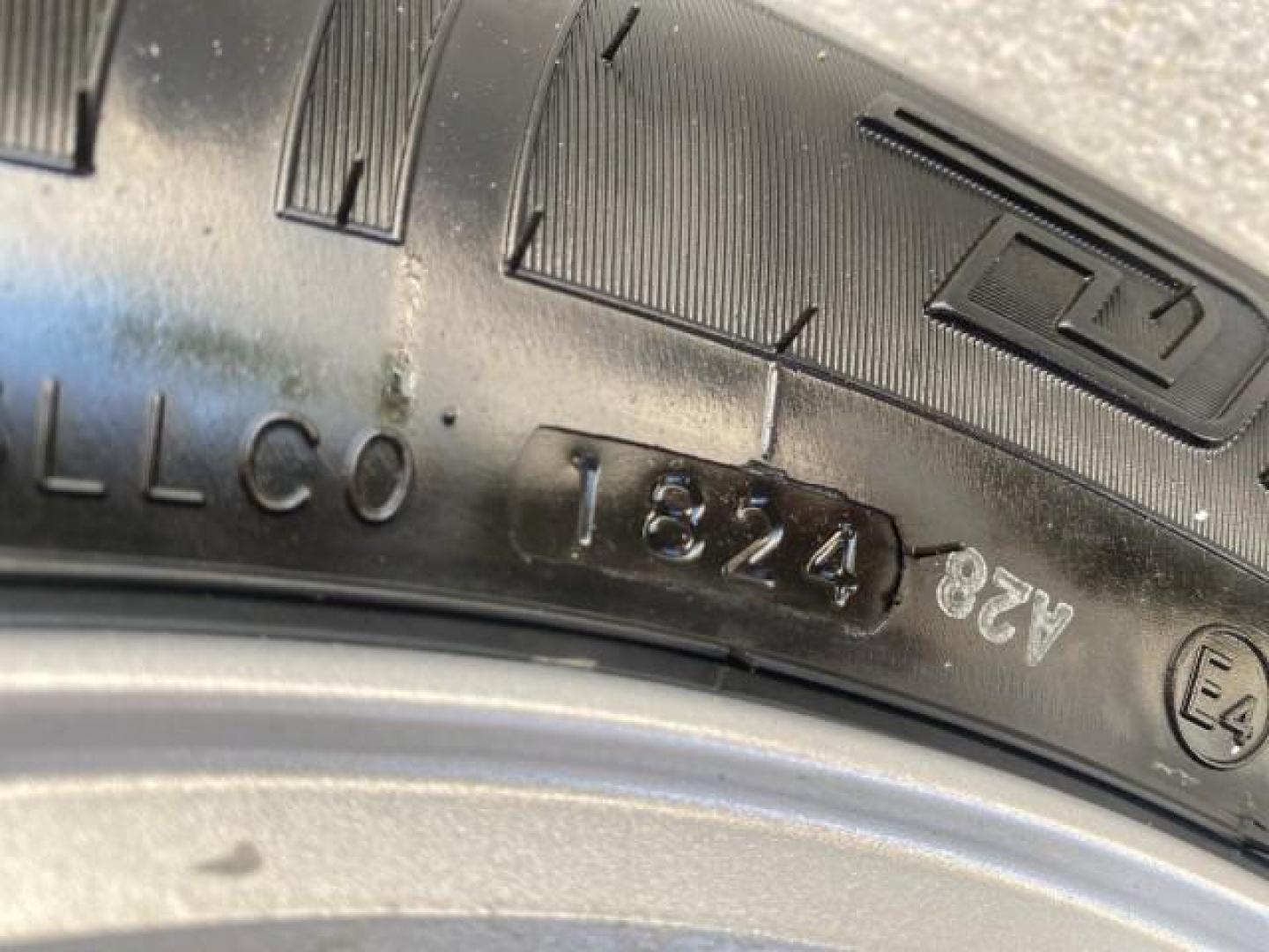 2009 Sport Blue Metallic /Stone Ford Escape XLS LOW MILES 25,482 (1FMCU02739K) with an 2.5L DOHC SEFI 16-Valve I4 Duratec Engine engine, Automatic transmission, located at 4701 North Dixie Hwy, Pompano Beach, FL, 33064, (954) 422-2889, 26.240938, -80.123474 - OUR WEBPAGE FLORIDACARS1.COM HAS OVER 100 PHOTOS AND FREE CARFAX LINK 2009 FORD ESCAPE XLS VIN: 1FMCU02739KA64641 1 F M C U 0 2 7 3 9 K A 6 4 6 4 1 4 DOOR WAGON/SPORT UTILITY 2.5L I4 F 16V GASOLINE 28 MPG FRONT WHEEL DRIVE Features ABS Brakes Air Conditioning Alloy Wheels AM/FM Stereo Automatic Tran - Photo#27