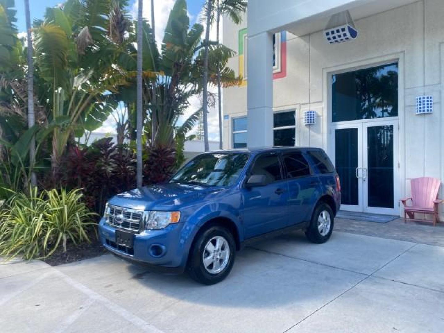 2009 Sport Blue Metallic /Stone Ford Escape XLS LOW MILES 25,482 (1FMCU02739K) with an 2.5L DOHC SEFI 16-Valve I4 Duratec Engine engine, Automatic transmission, located at 4701 North Dixie Hwy, Pompano Beach, FL, 33064, (954) 422-2889, 26.240938, -80.123474 - OUR WEBPAGE FLORIDACARS1.COM HAS OVER 100 PHOTOS AND FREE CARFAX LINK 2009 FORD ESCAPE XLS VIN: 1FMCU02739KA64641 1 F M C U 0 2 7 3 9 K A 6 4 6 4 1 4 DOOR WAGON/SPORT UTILITY 2.5L I4 F 16V GASOLINE 28 MPG FRONT WHEEL DRIVE Features ABS Brakes Air Conditioning Alloy Wheels AM/FM Stereo Automatic Tran - Photo#30
