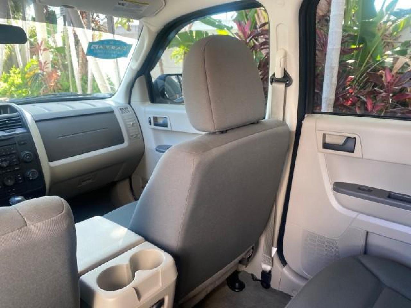 2009 Sport Blue Metallic /Stone Ford Escape XLS LOW MILES 25,482 (1FMCU02739K) with an 2.5L DOHC SEFI 16-Valve I4 Duratec Engine engine, Automatic transmission, located at 4701 North Dixie Hwy, Pompano Beach, FL, 33064, (954) 422-2889, 26.240938, -80.123474 - OUR WEBPAGE FLORIDACARS1.COM HAS OVER 100 PHOTOS AND FREE CARFAX LINK 2009 FORD ESCAPE XLS VIN: 1FMCU02739KA64641 1 F M C U 0 2 7 3 9 K A 6 4 6 4 1 4 DOOR WAGON/SPORT UTILITY 2.5L I4 F 16V GASOLINE 28 MPG FRONT WHEEL DRIVE Features ABS Brakes Air Conditioning Alloy Wheels AM/FM Stereo Automatic Tran - Photo#81