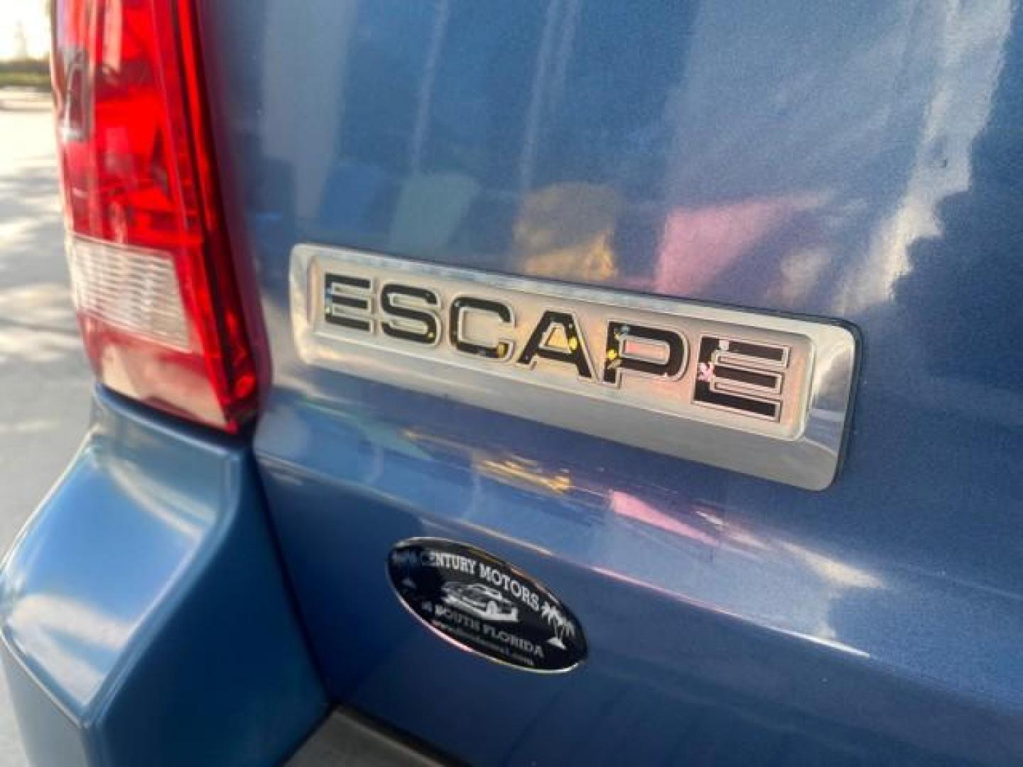 2009 Sport Blue Metallic /Stone Ford Escape XLS LOW MILES 25,482 (1FMCU02739K) with an 2.5L DOHC SEFI 16-Valve I4 Duratec Engine engine, Automatic transmission, located at 4701 North Dixie Hwy, Pompano Beach, FL, 33064, (954) 422-2889, 26.240938, -80.123474 - OUR WEBPAGE FLORIDACARS1.COM HAS OVER 100 PHOTOS AND FREE CARFAX LINK 2009 FORD ESCAPE XLS VIN: 1FMCU02739KA64641 1 F M C U 0 2 7 3 9 K A 6 4 6 4 1 4 DOOR WAGON/SPORT UTILITY 2.5L I4 F 16V GASOLINE 28 MPG FRONT WHEEL DRIVE Features ABS Brakes Air Conditioning Alloy Wheels AM/FM Stereo Automatic Tran - Photo#89